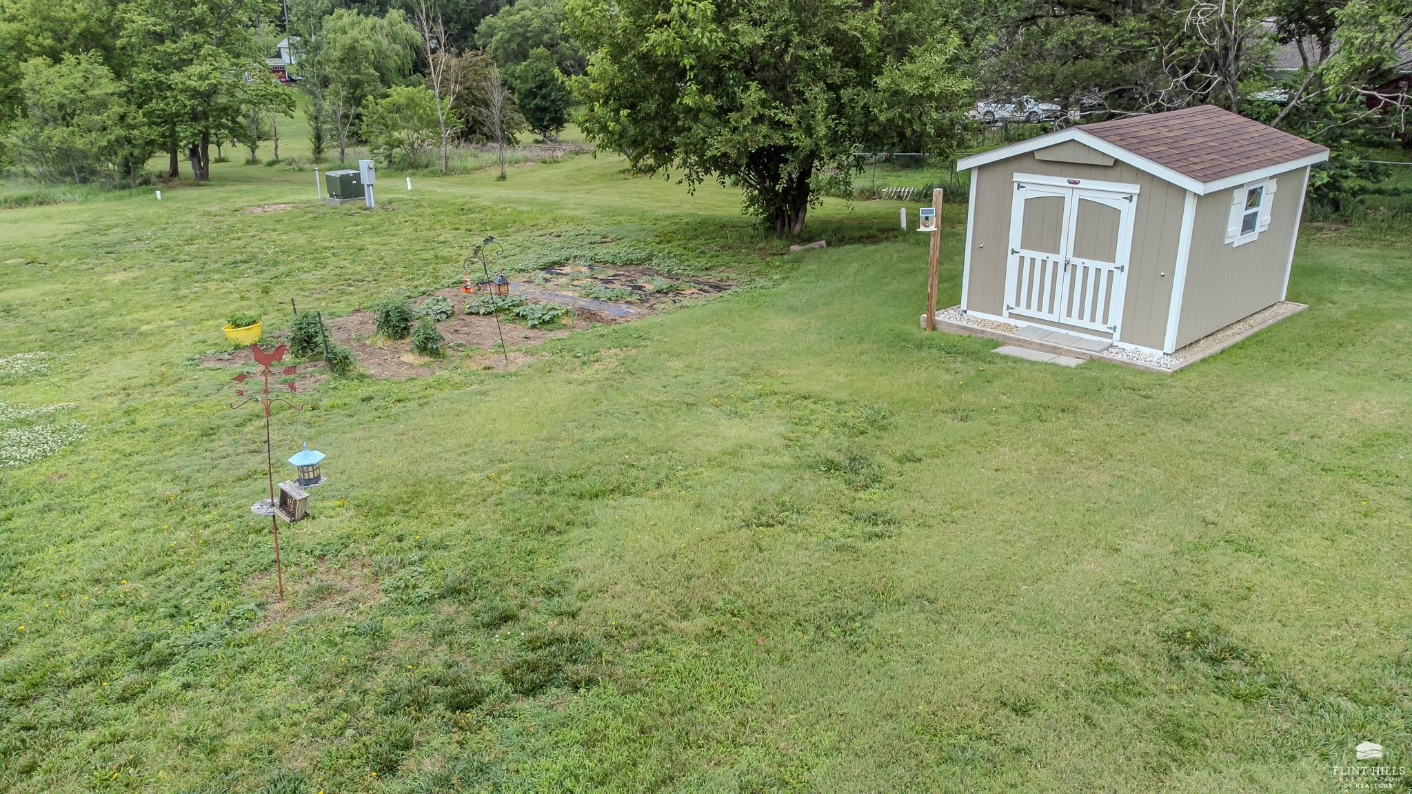 main property photo 12
