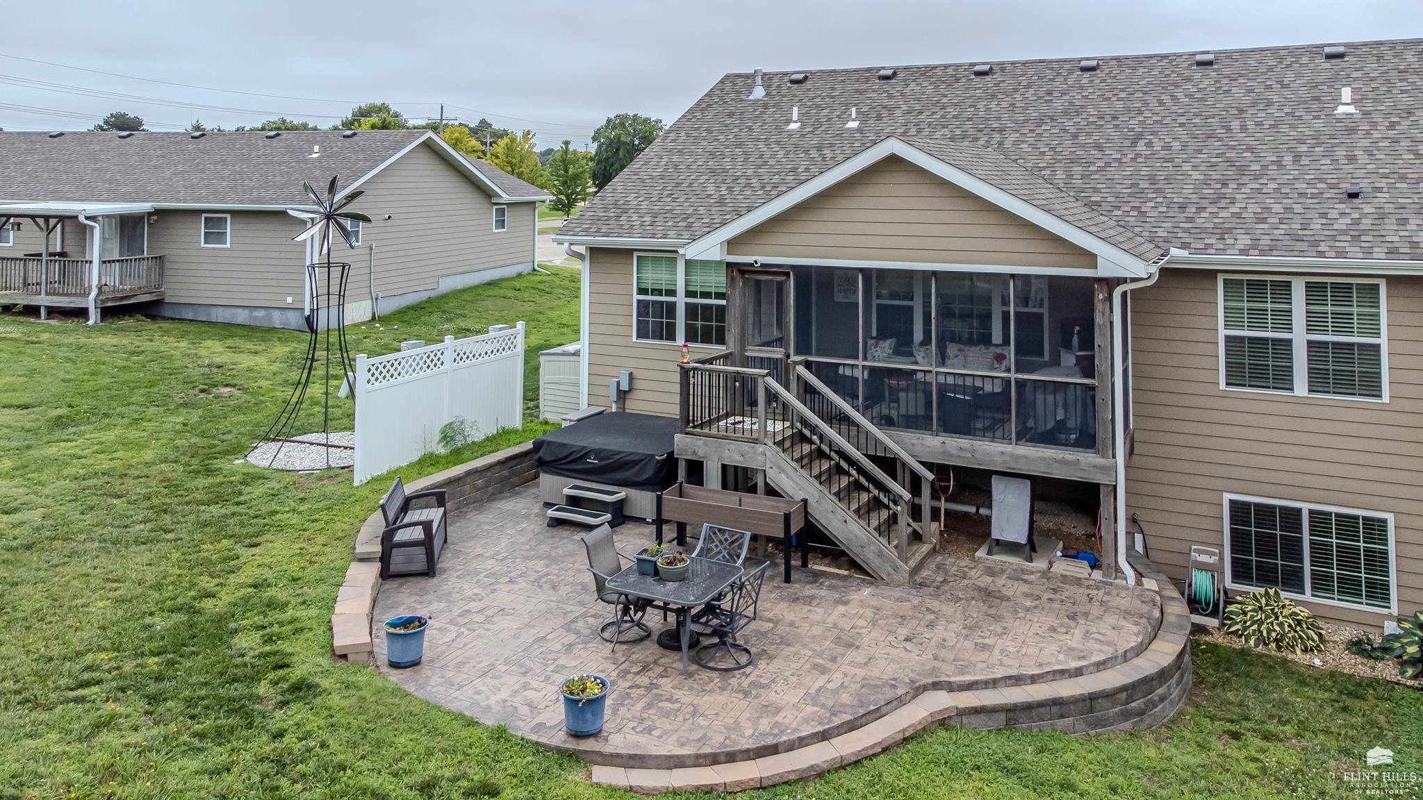 main property photo 5