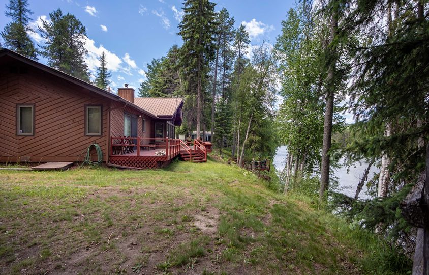 502 Ferndale Dr, Bigfork, MT 59911