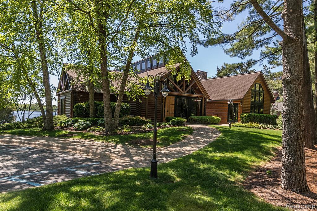 main property photo 9