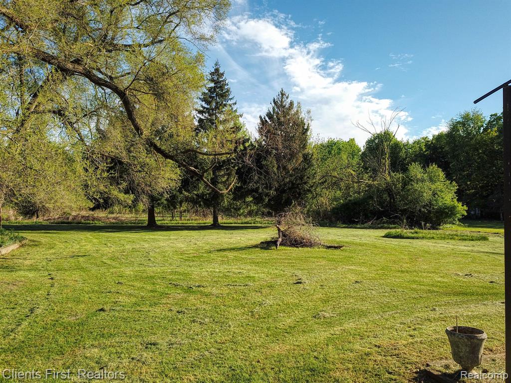 main property photo 17