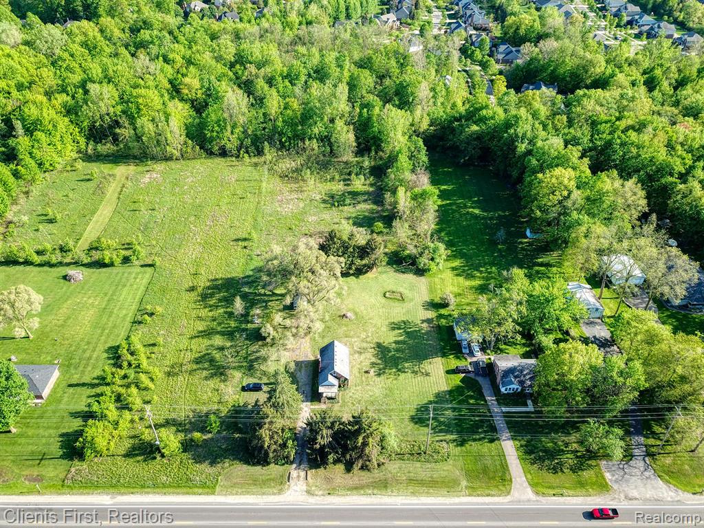 main property photo 7