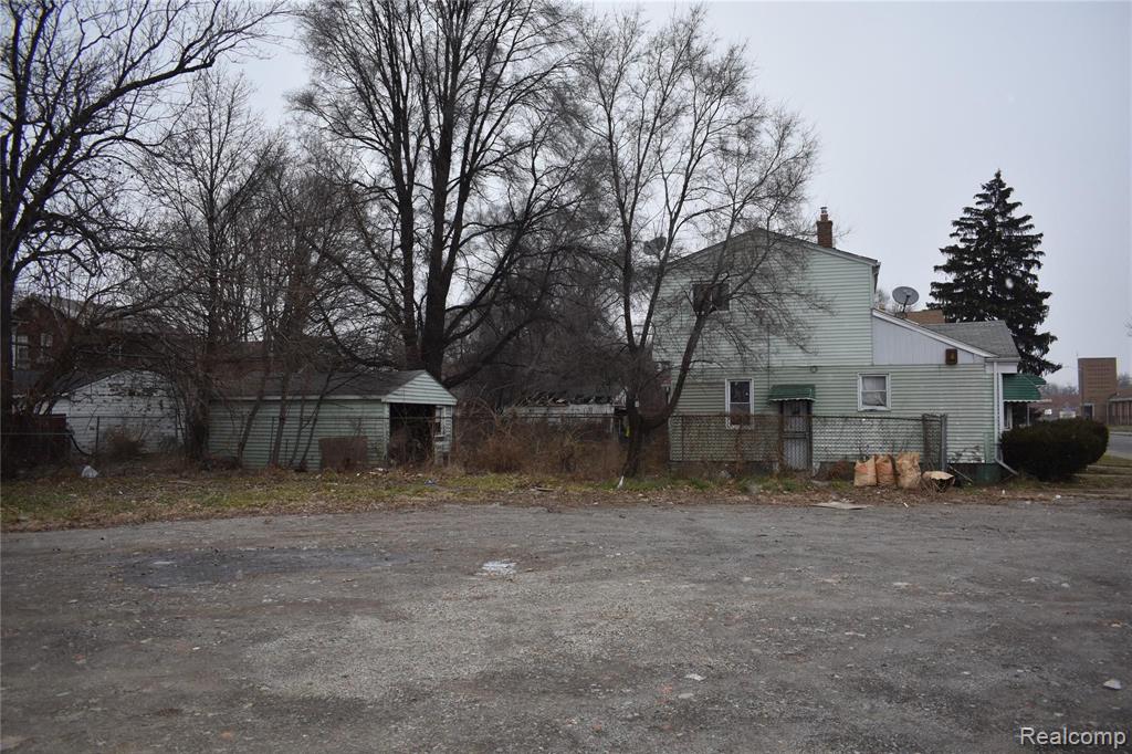 main property photo 25