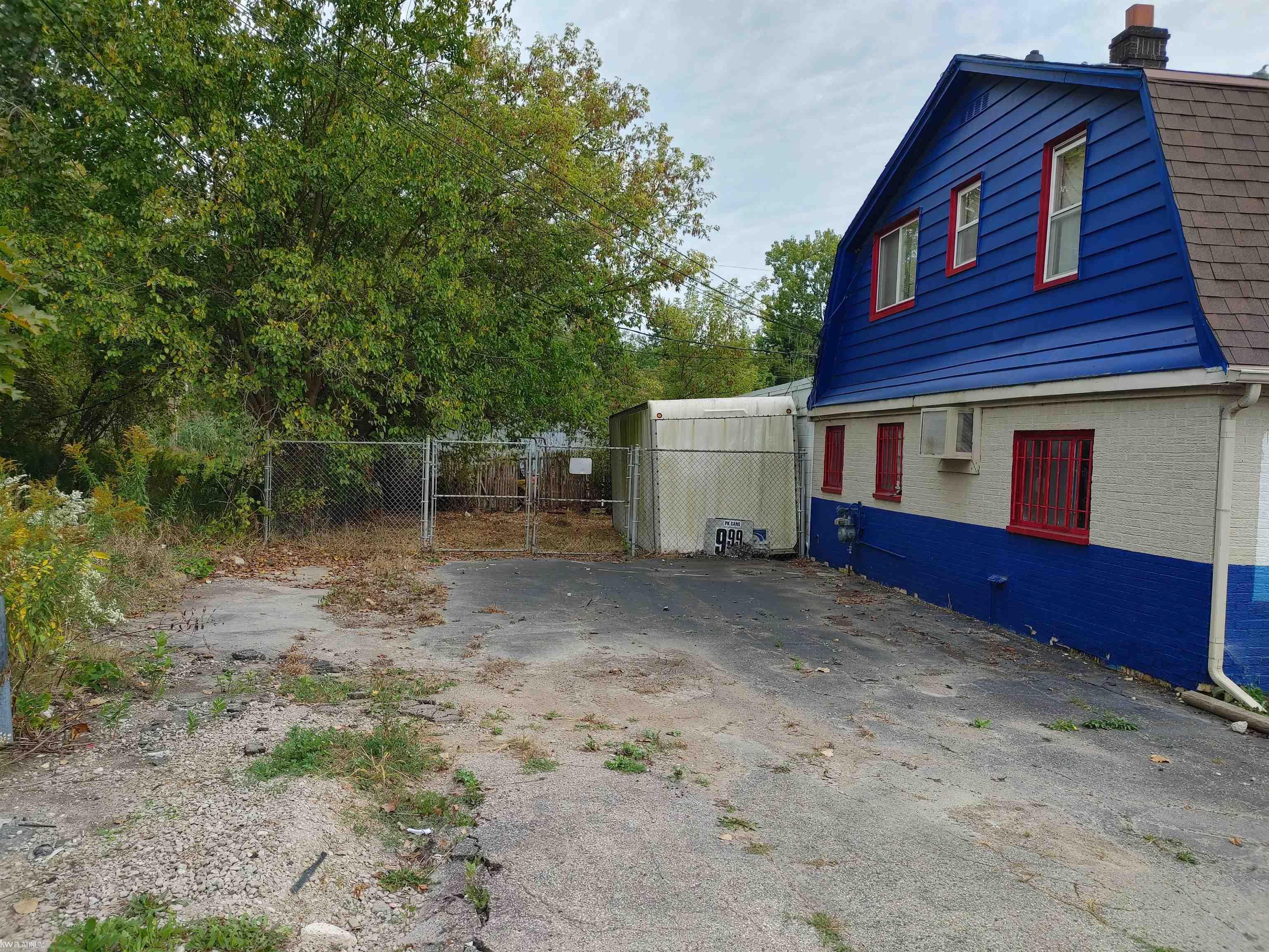 main property photo 12