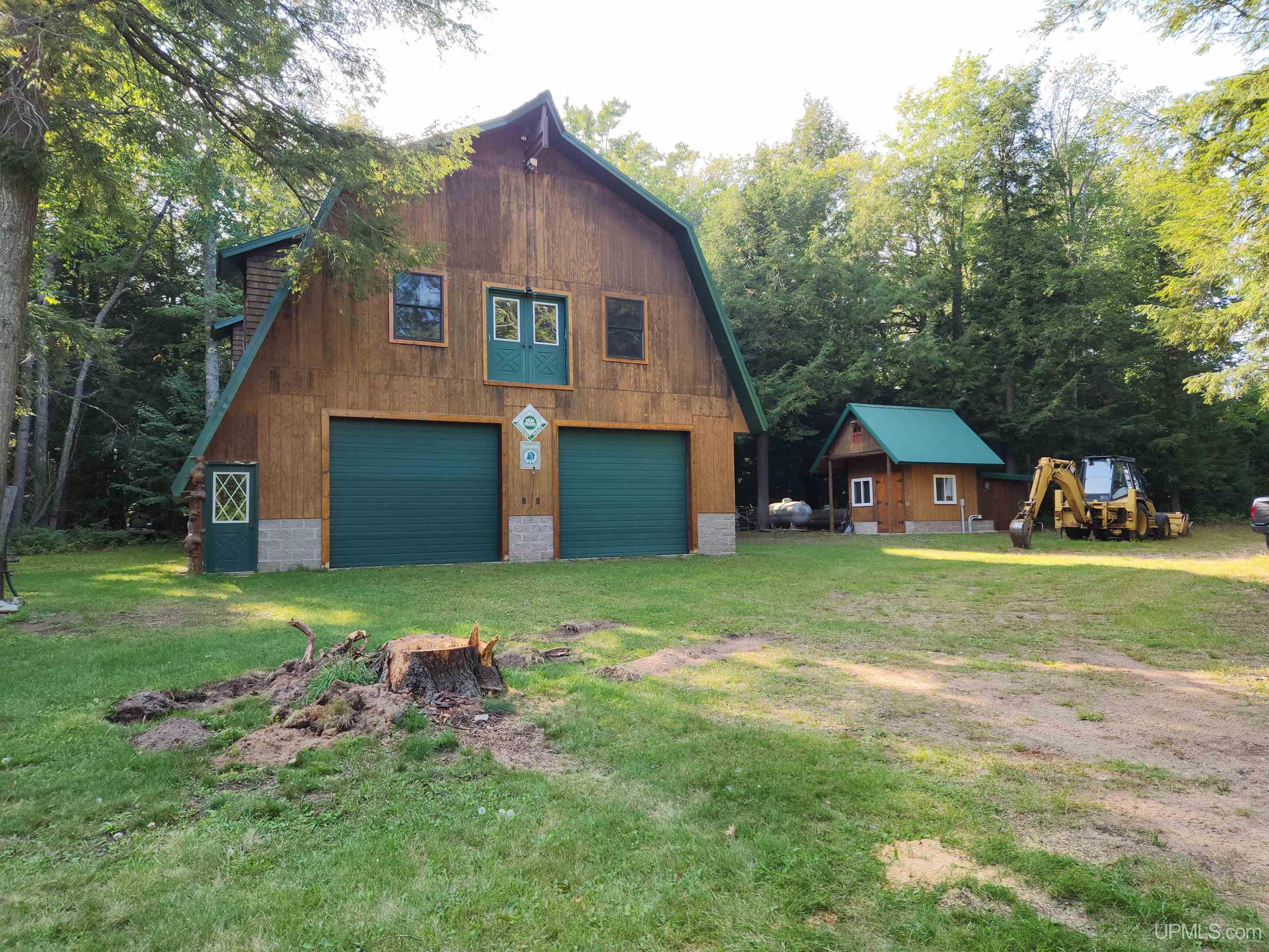 main property photo 9