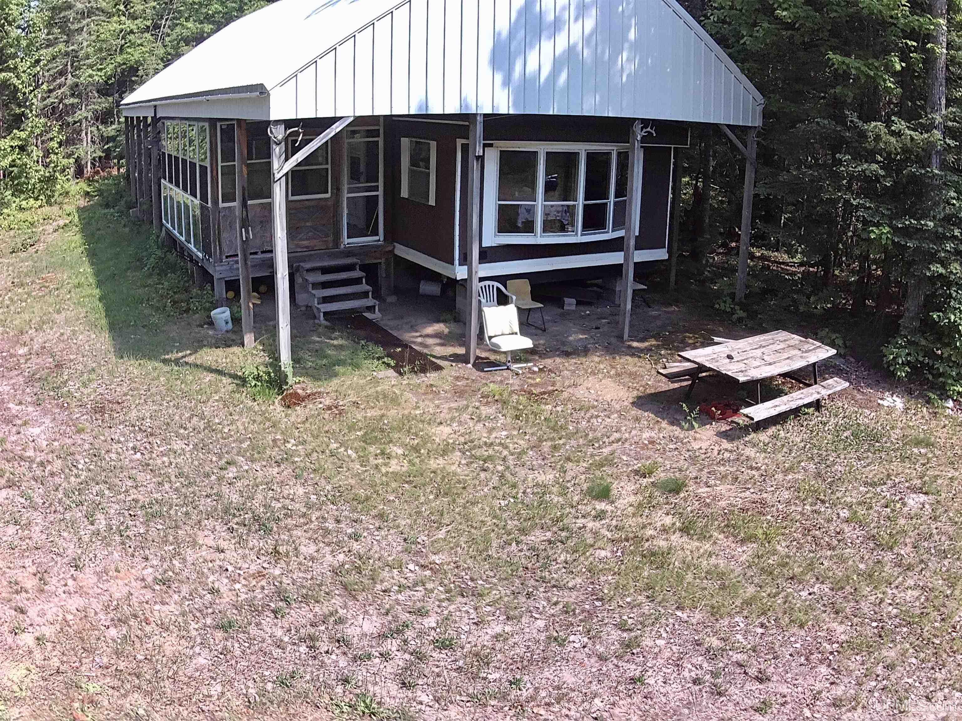 main property photo 28