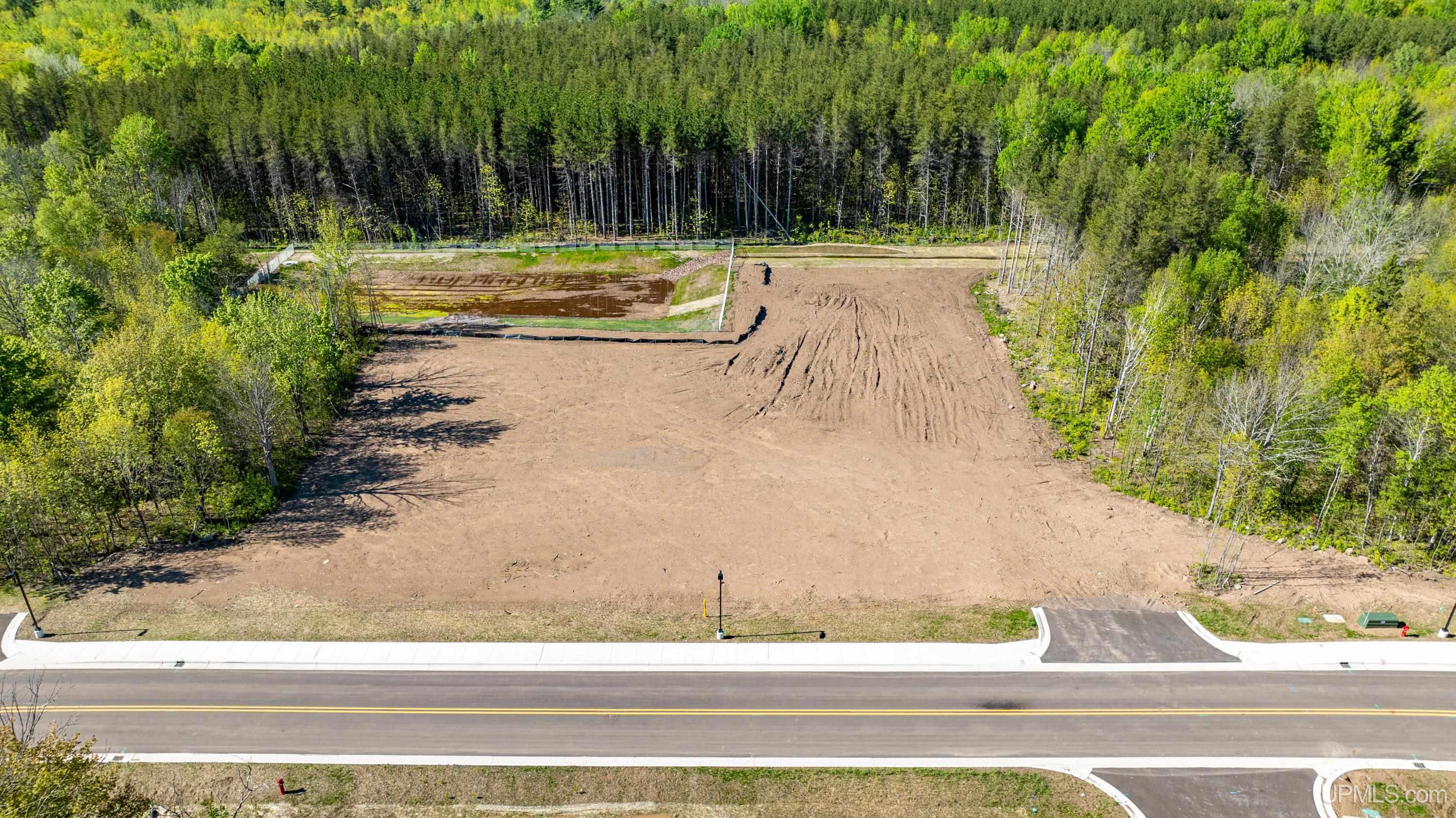 main property photo 15