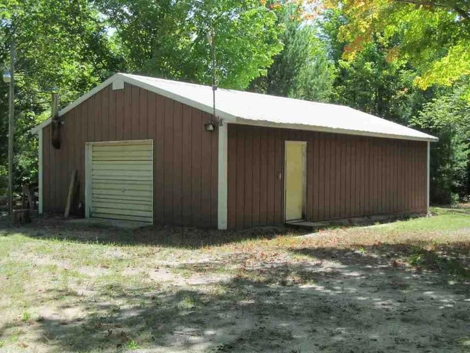 main property photo 13
