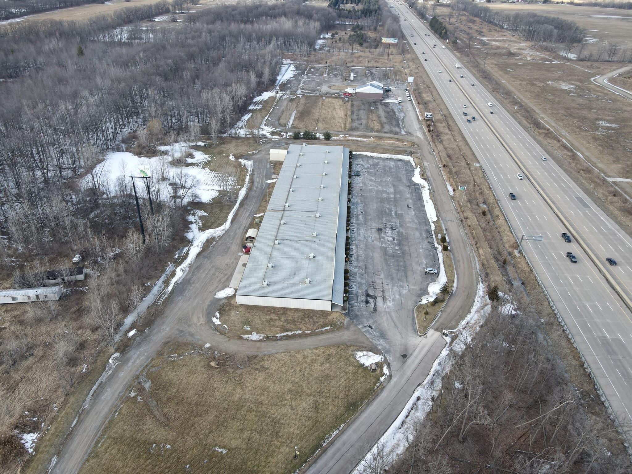 main property photo 23