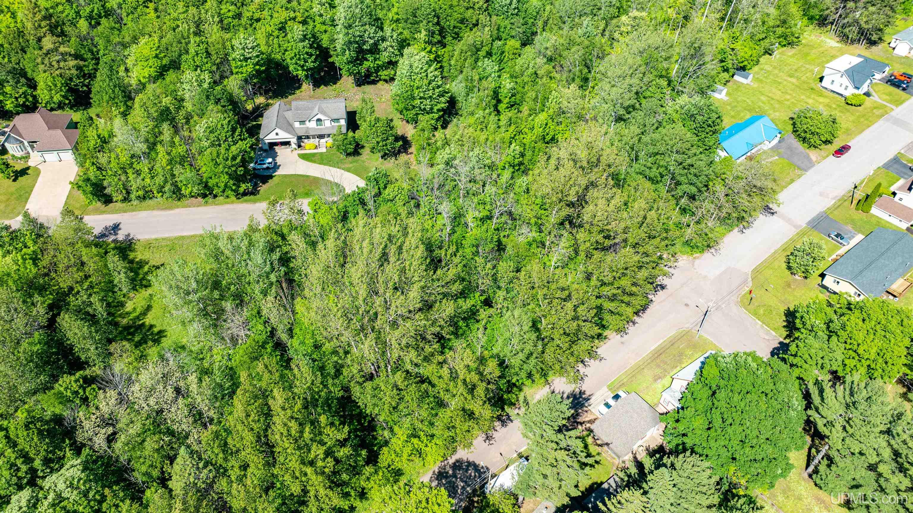 main property photo 17