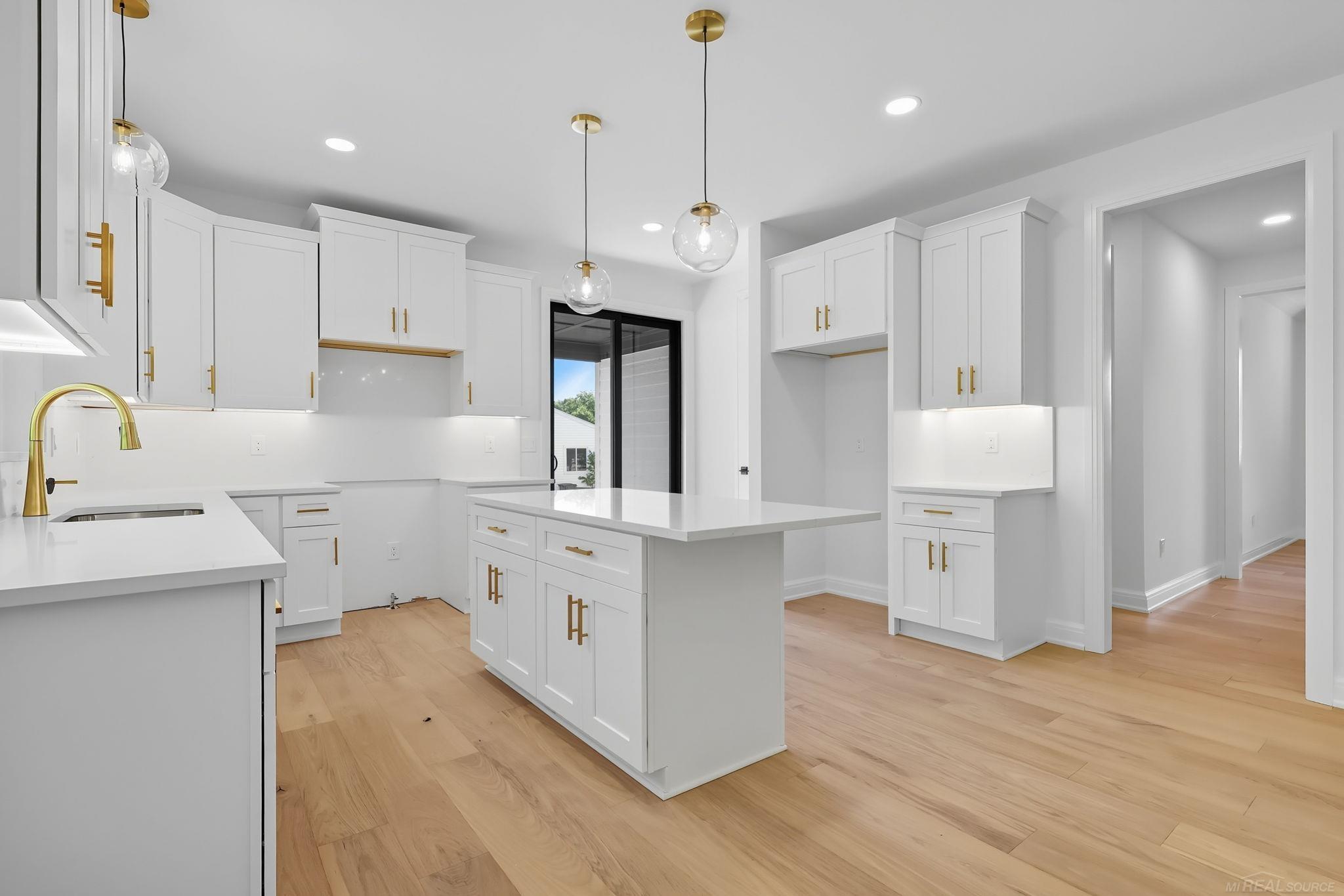 property viewer photo 15