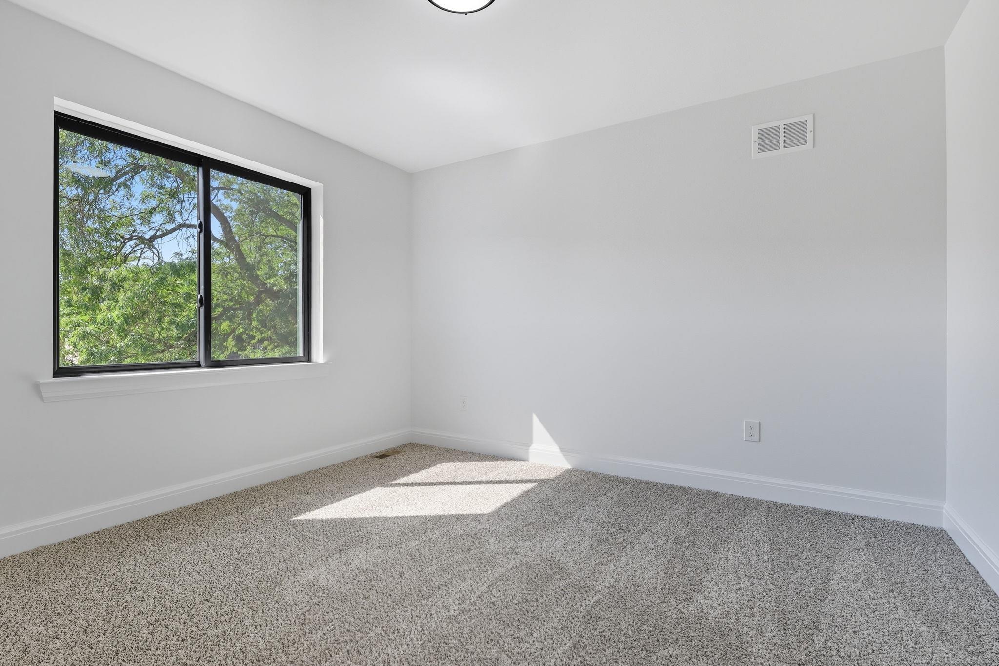 property viewer photo 34