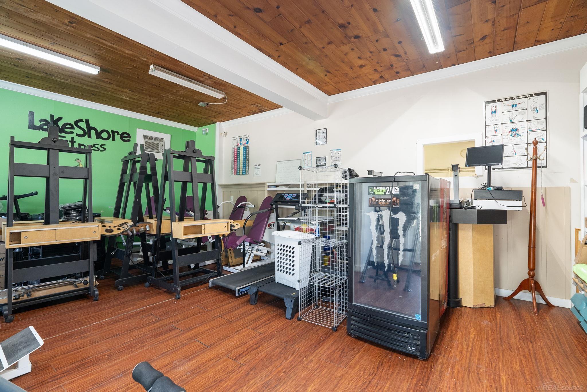 main property photo 41