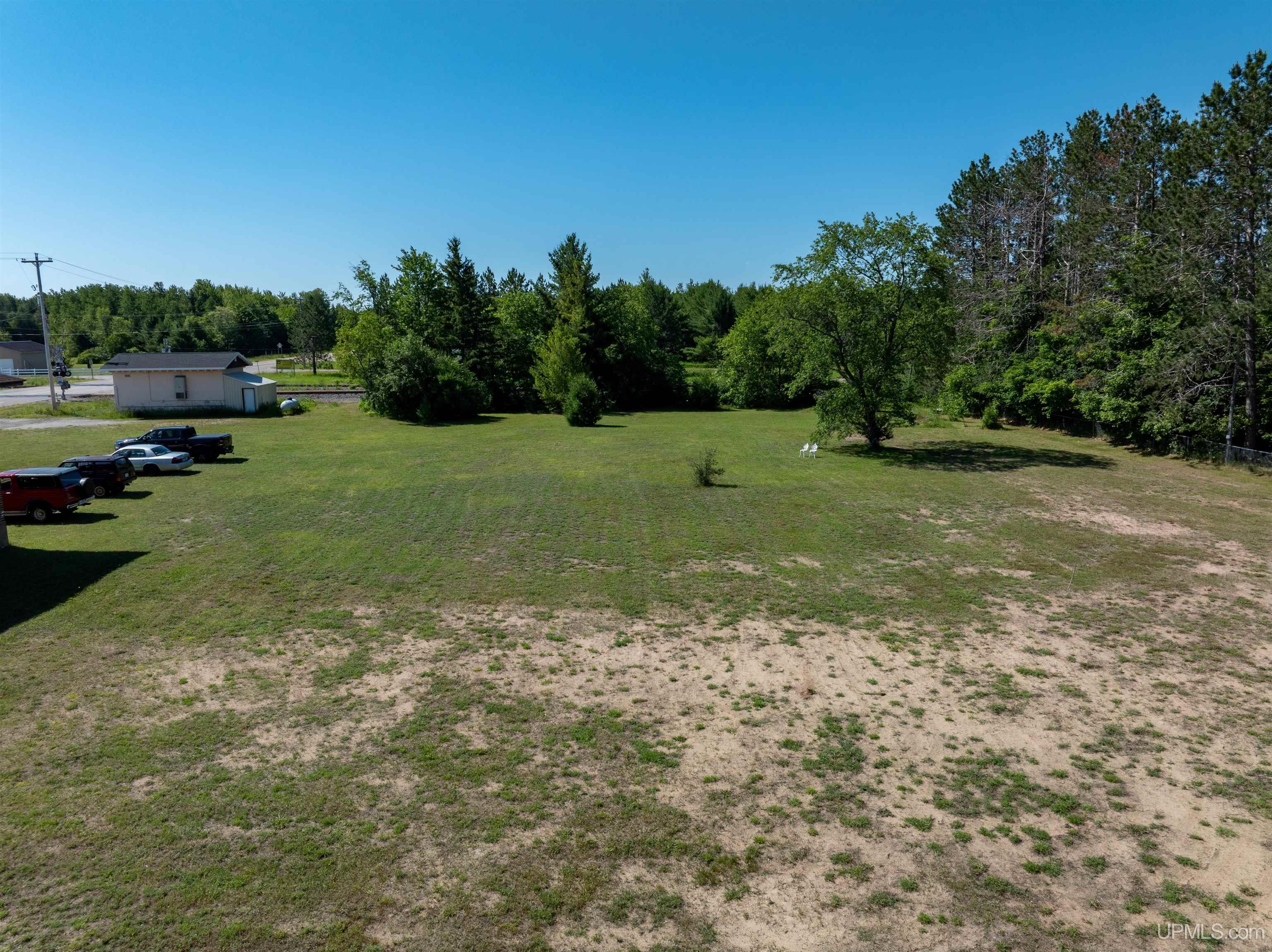 main property photo 40