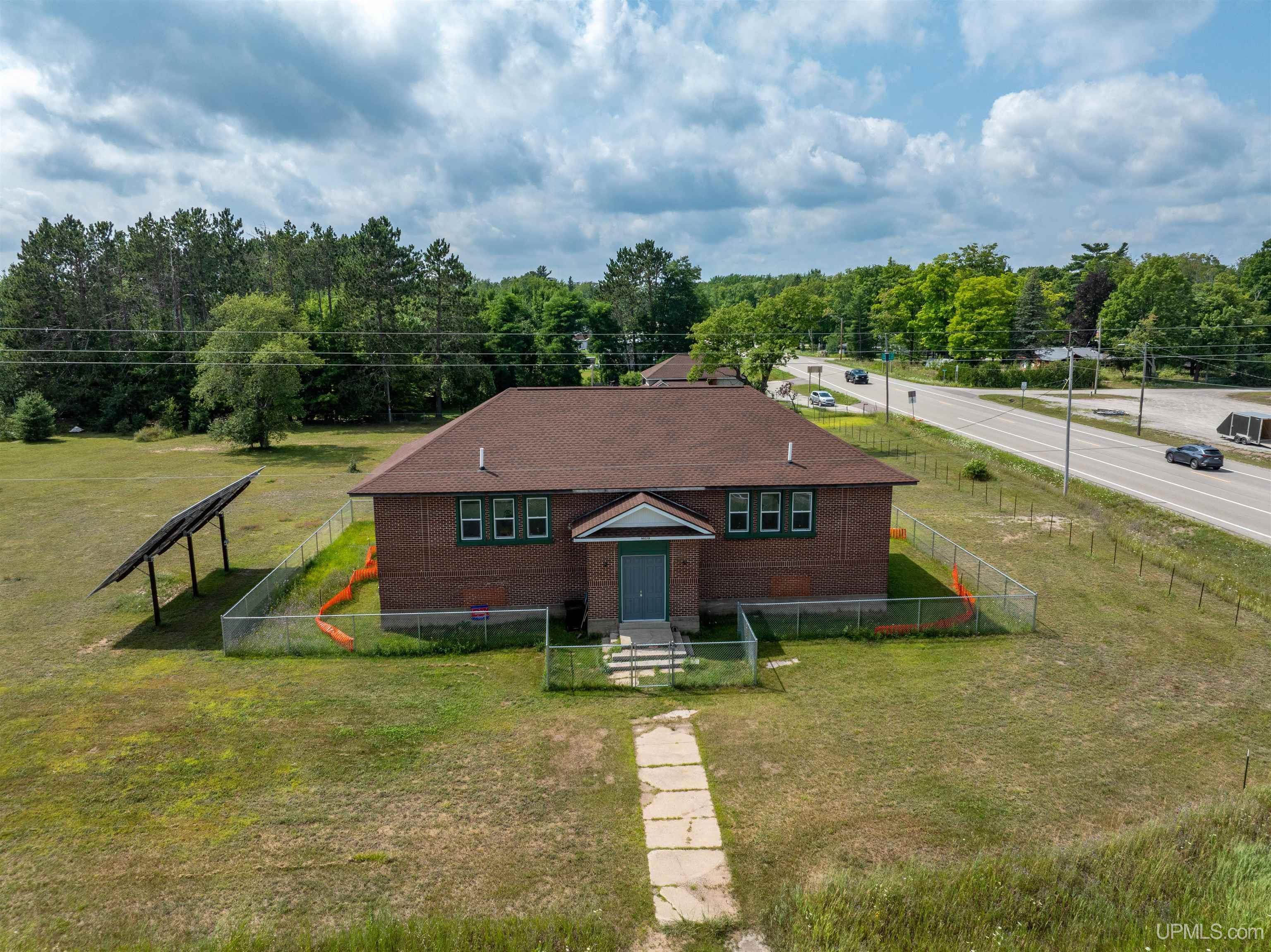 main property photo 6