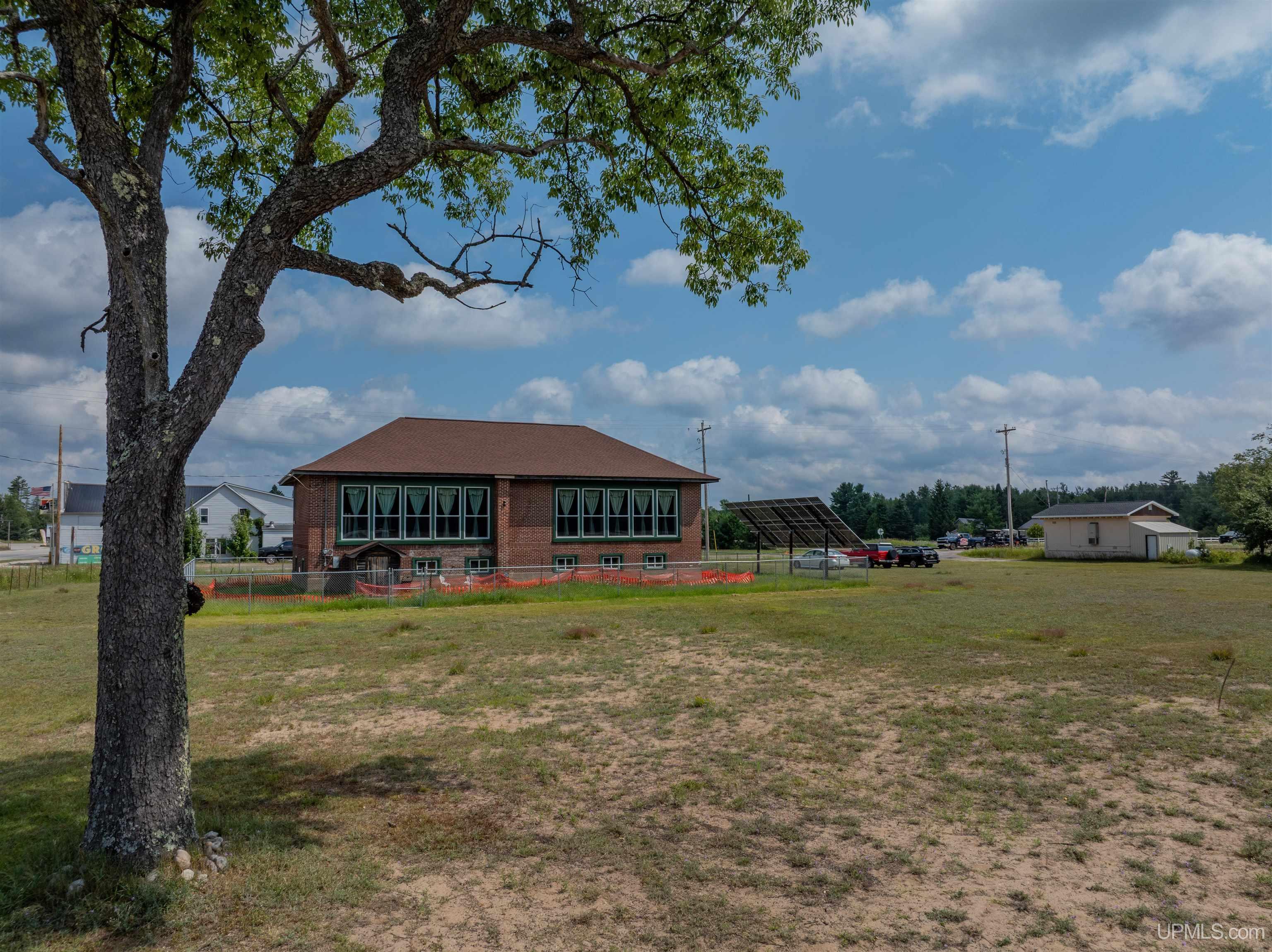 main property photo 7