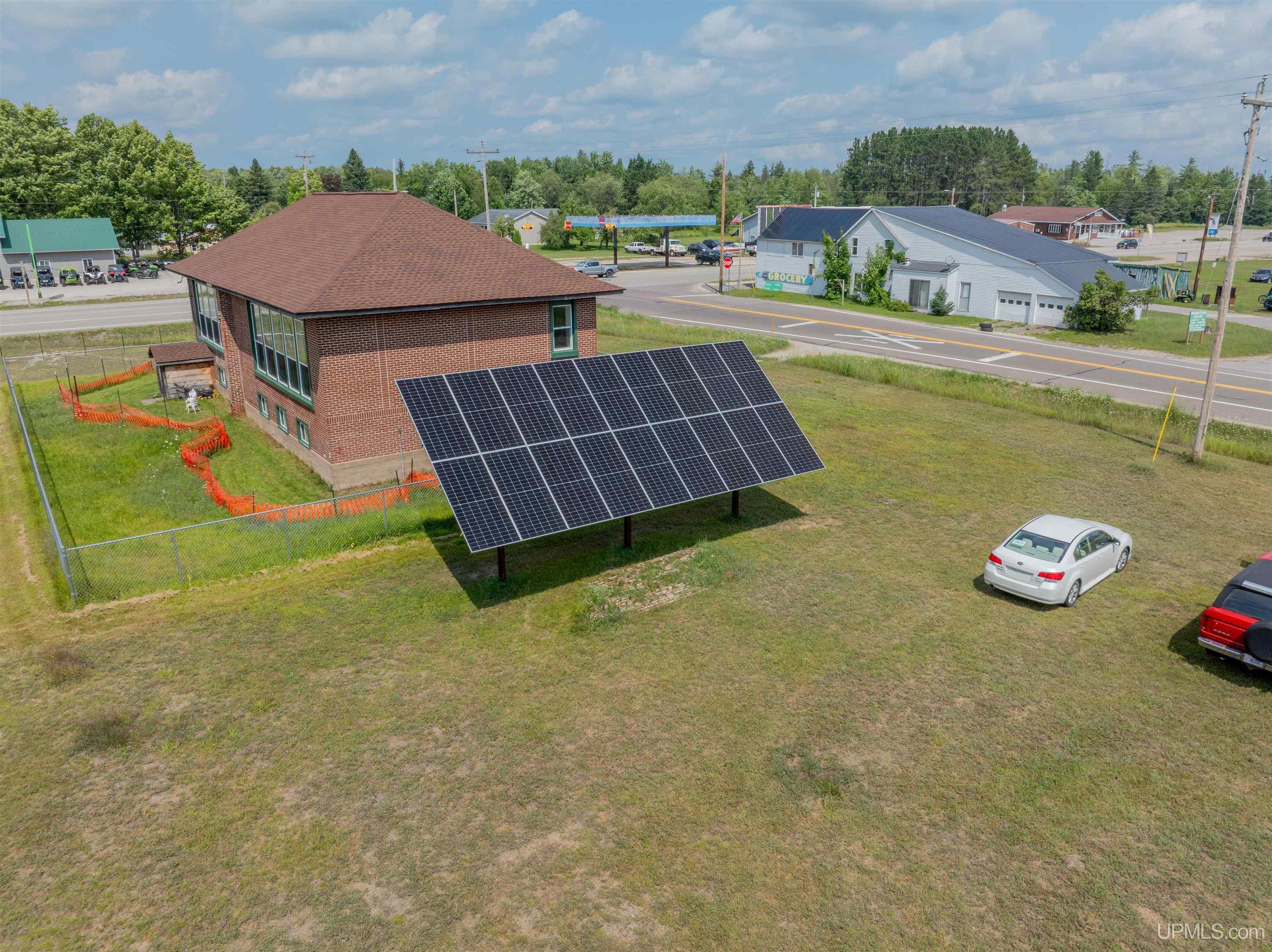 main property photo 8