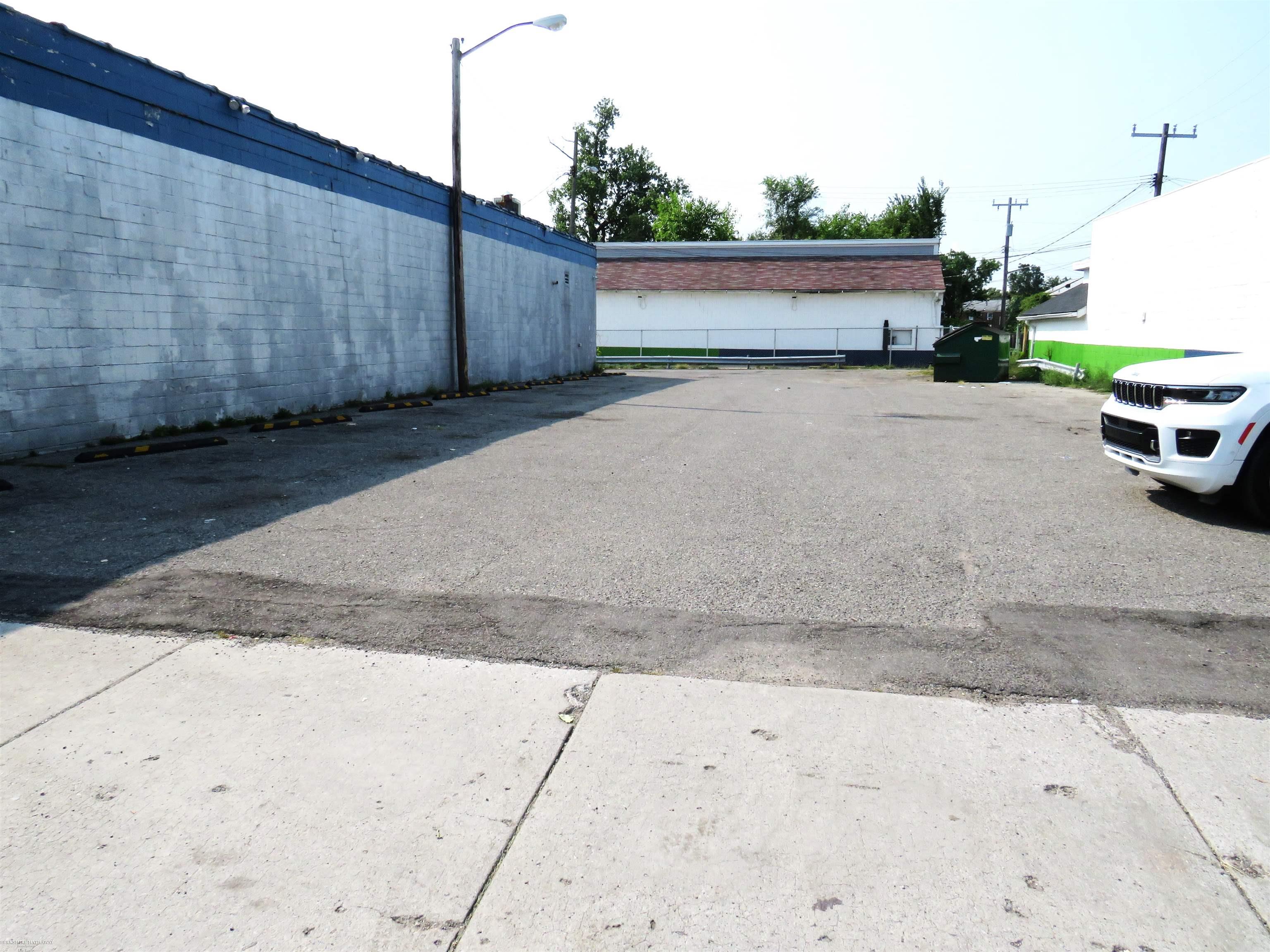main property photo 6