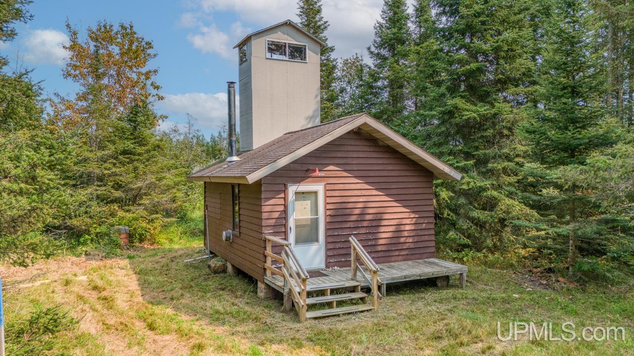 main property photo 33