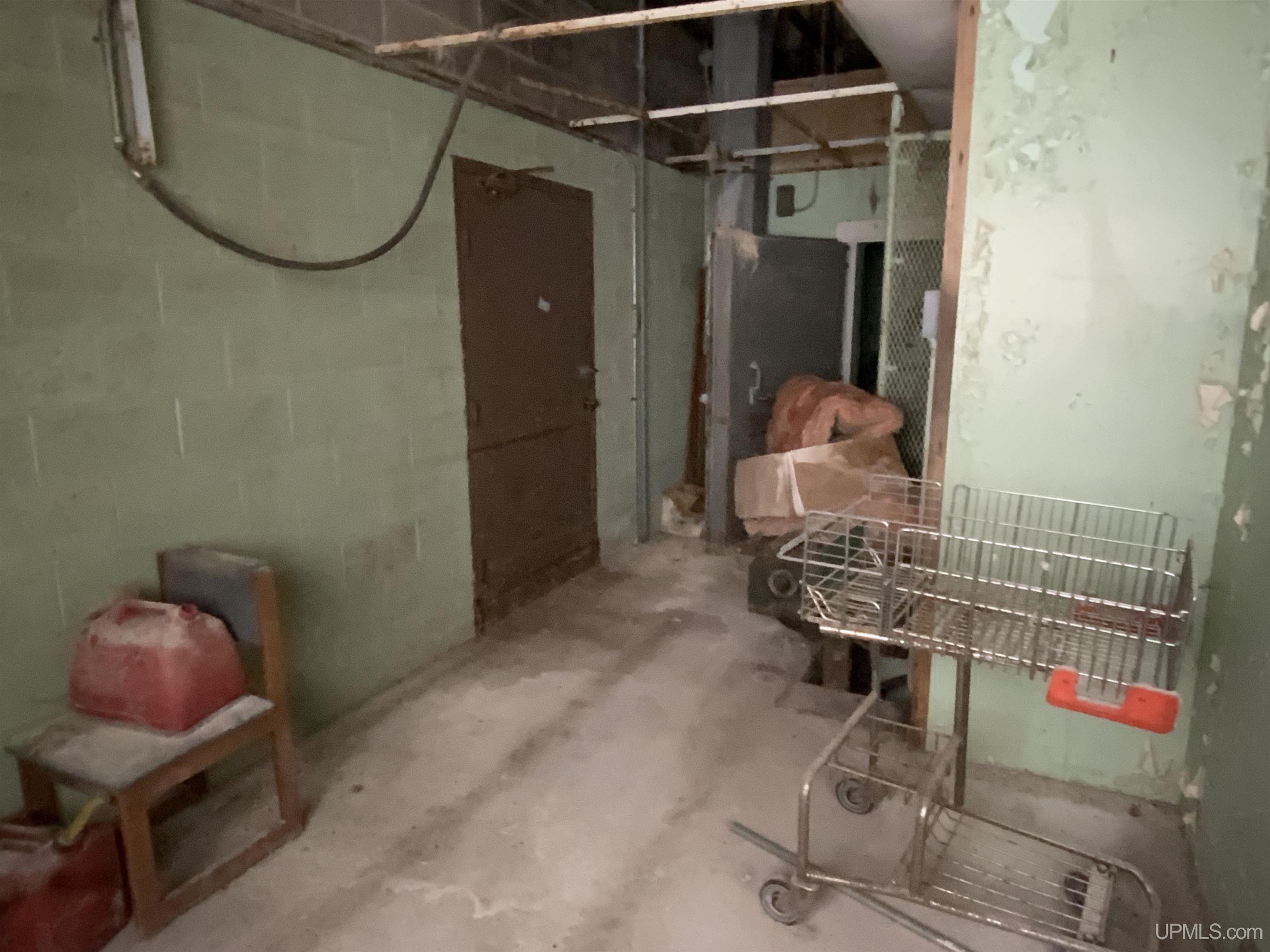 main property photo 17