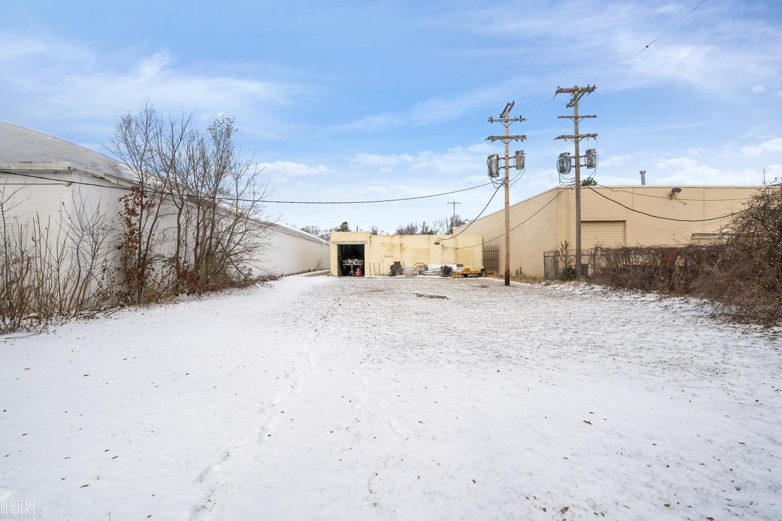 main property photo 31