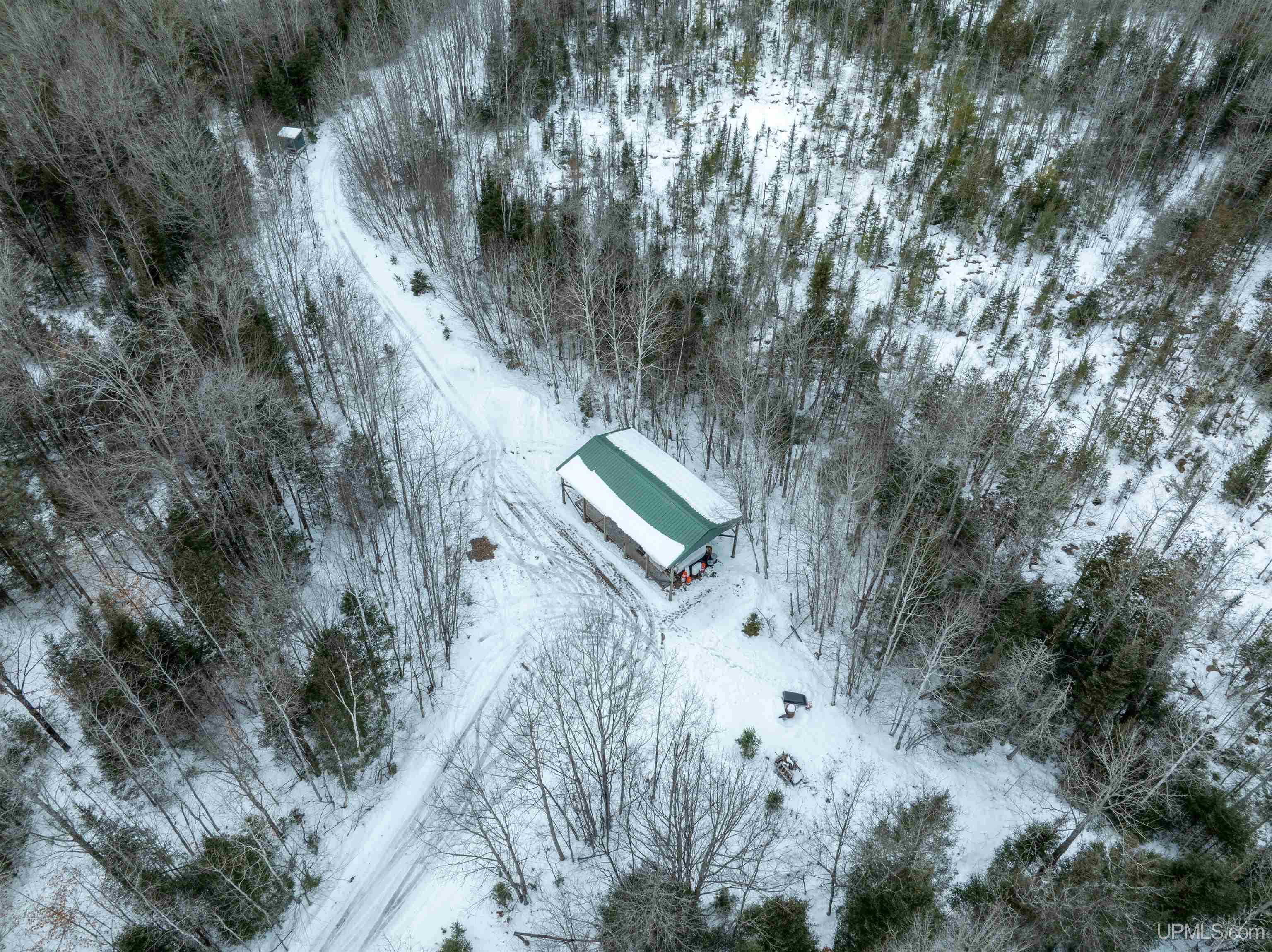 main property photo 8