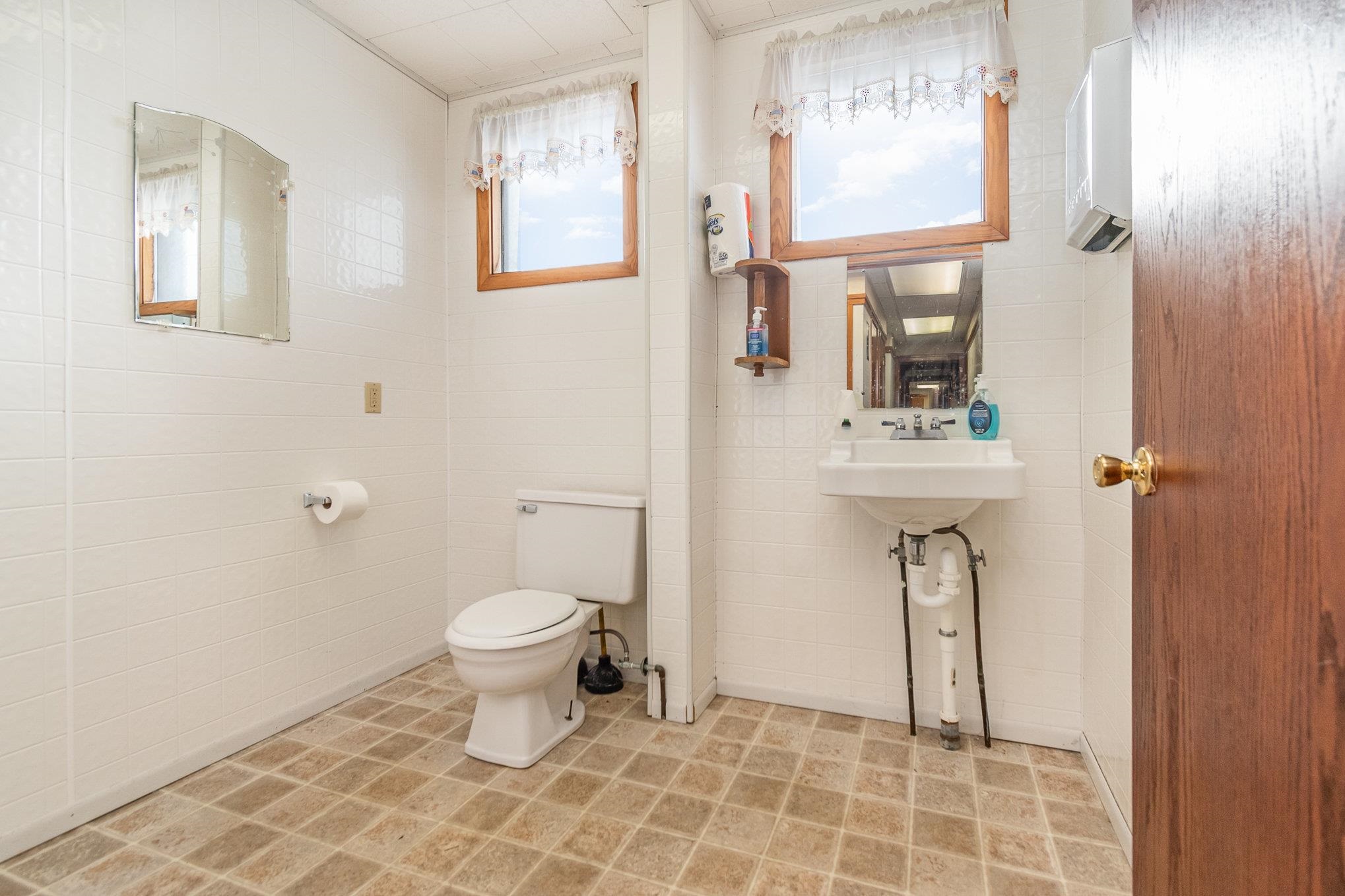 main property photo 13