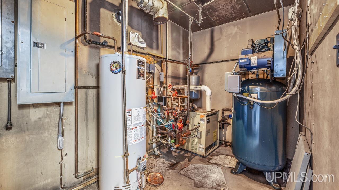 main property photo 31