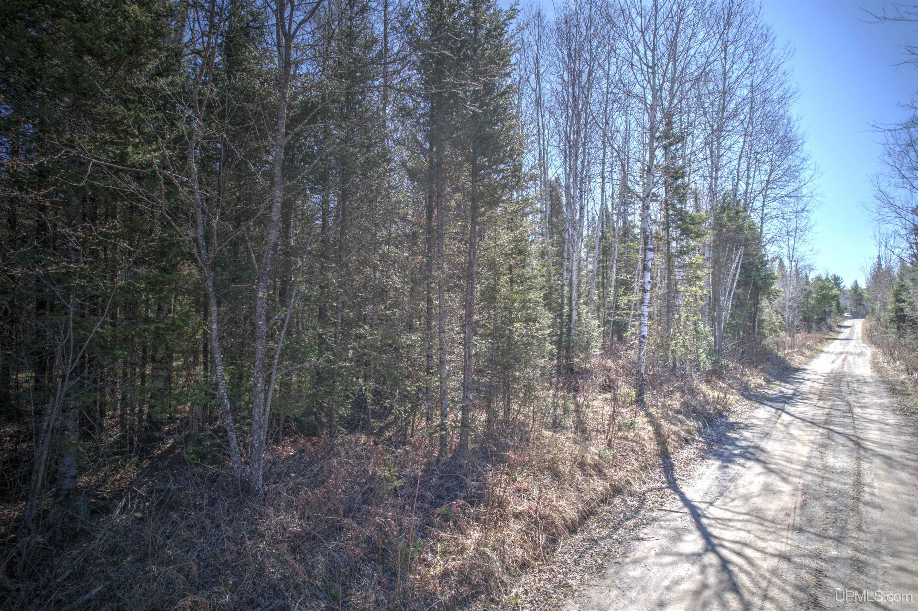 main property photo 16