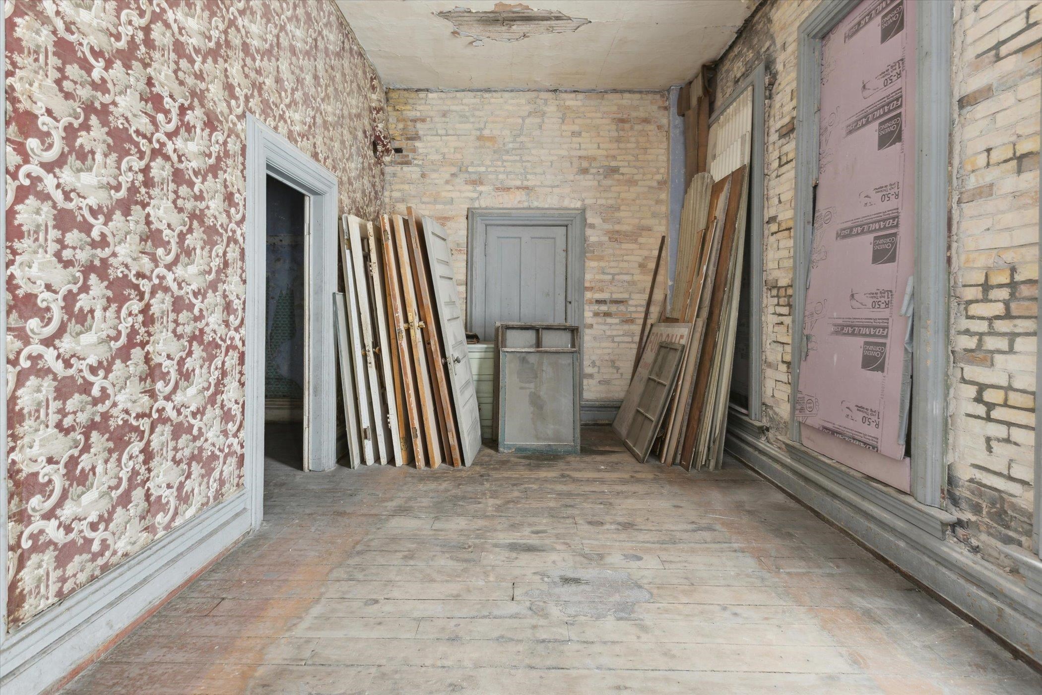 main property photo 41