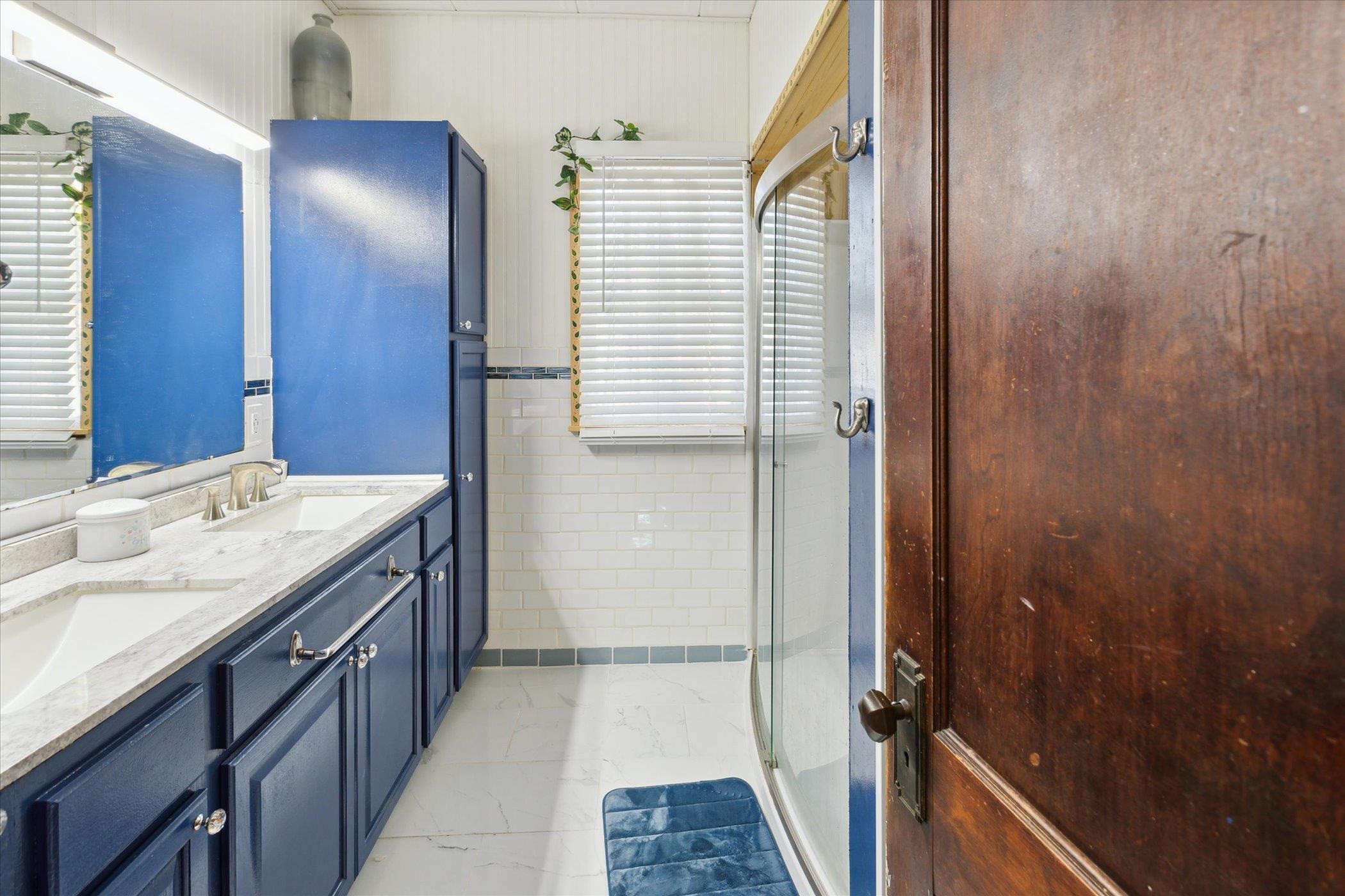 property viewer photo 16
