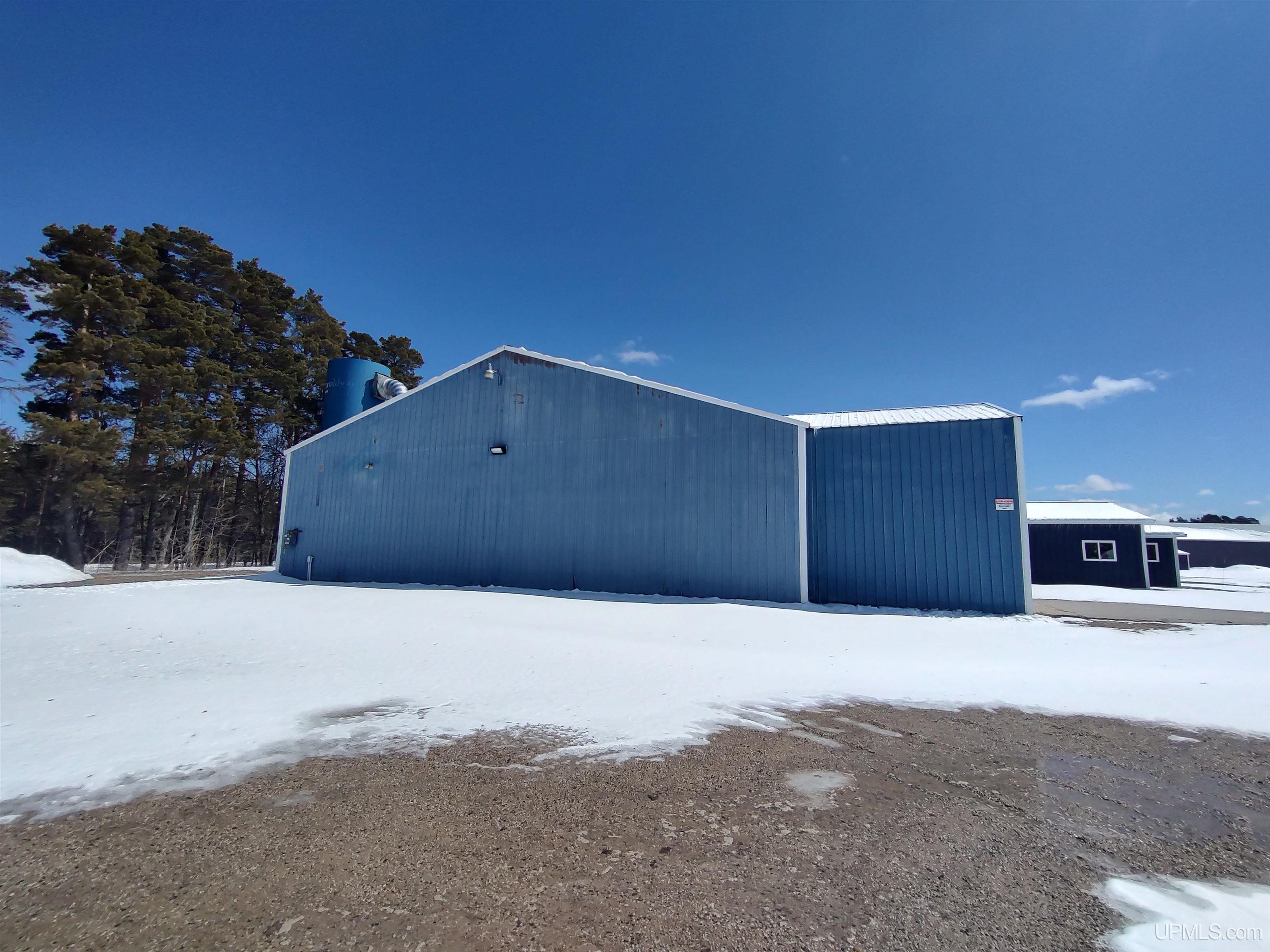 main property photo 24