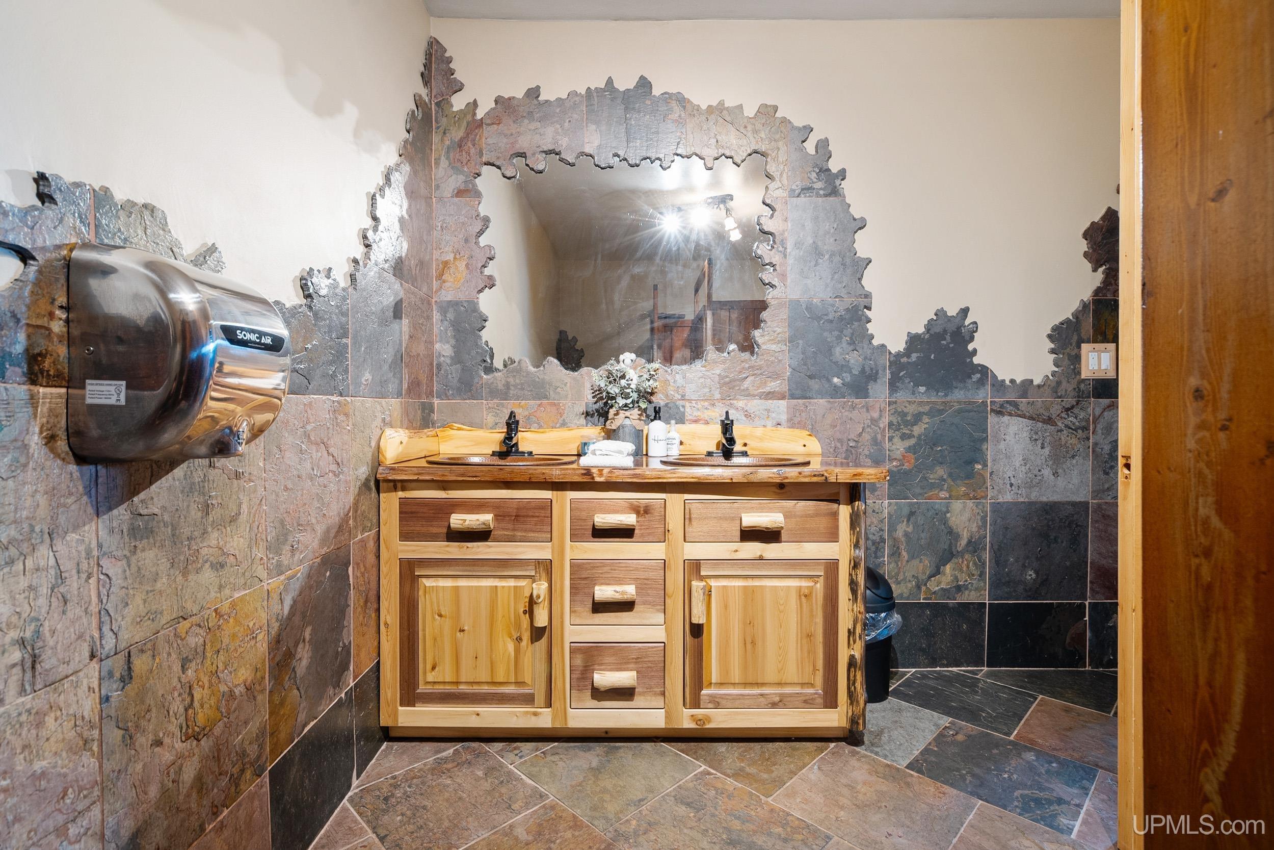 main property photo 79