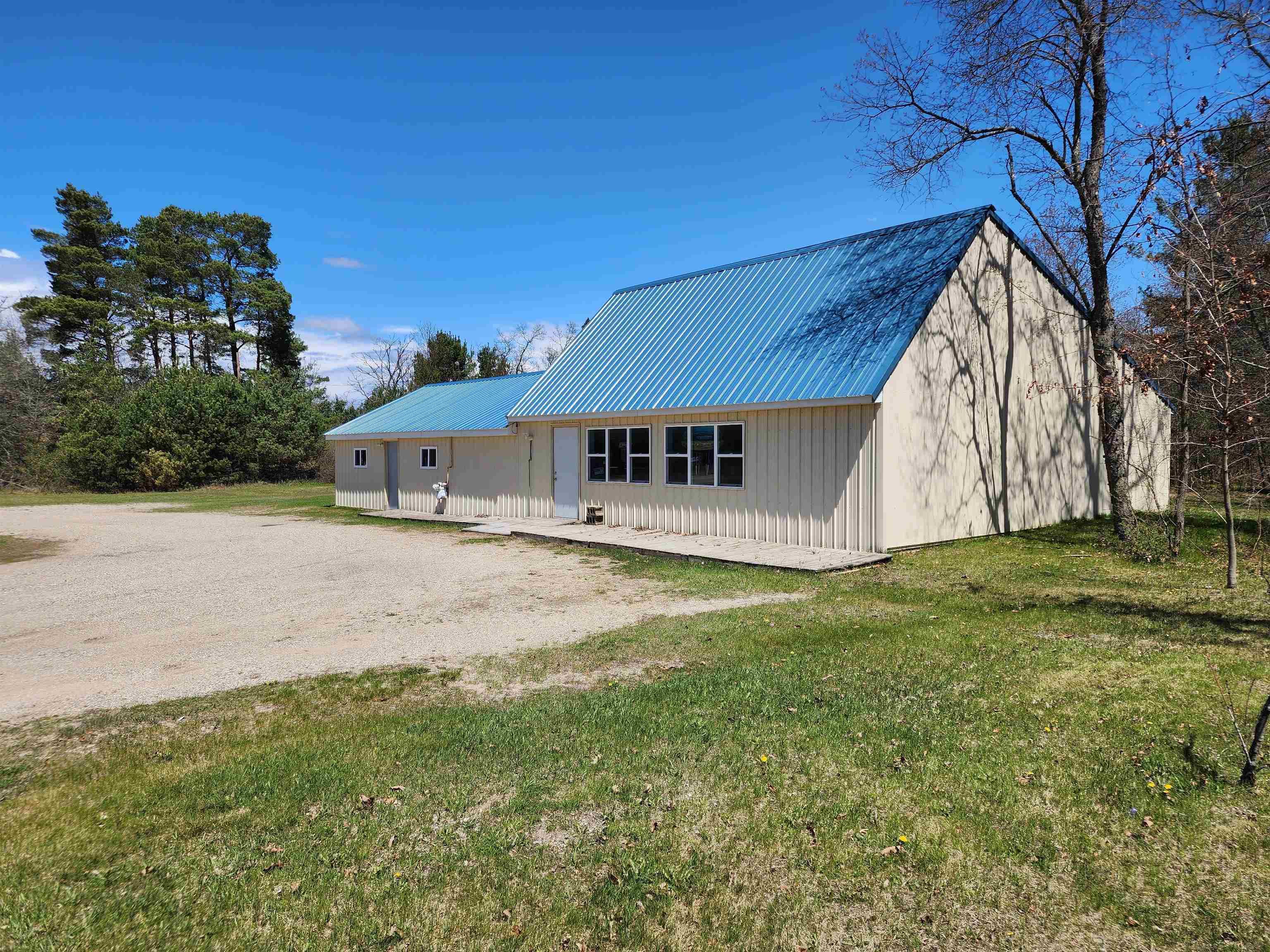 main property photo 9
