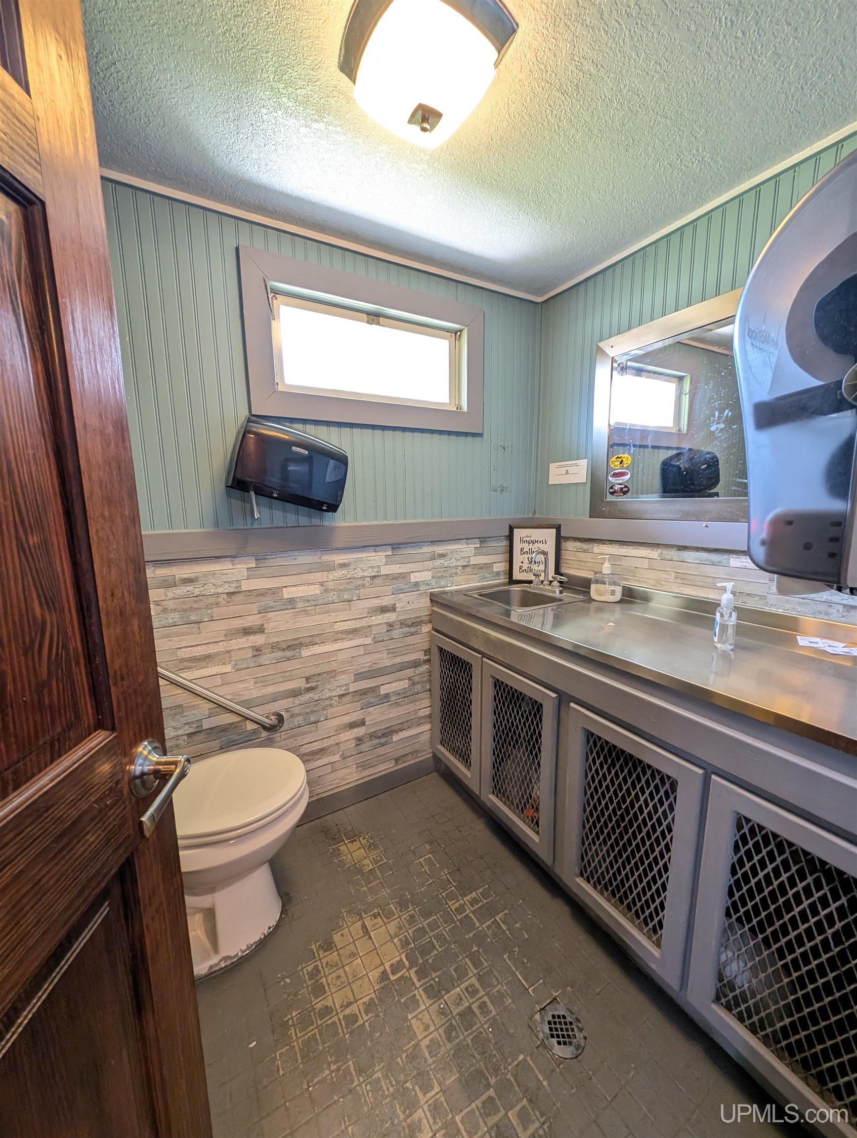 main property photo 21