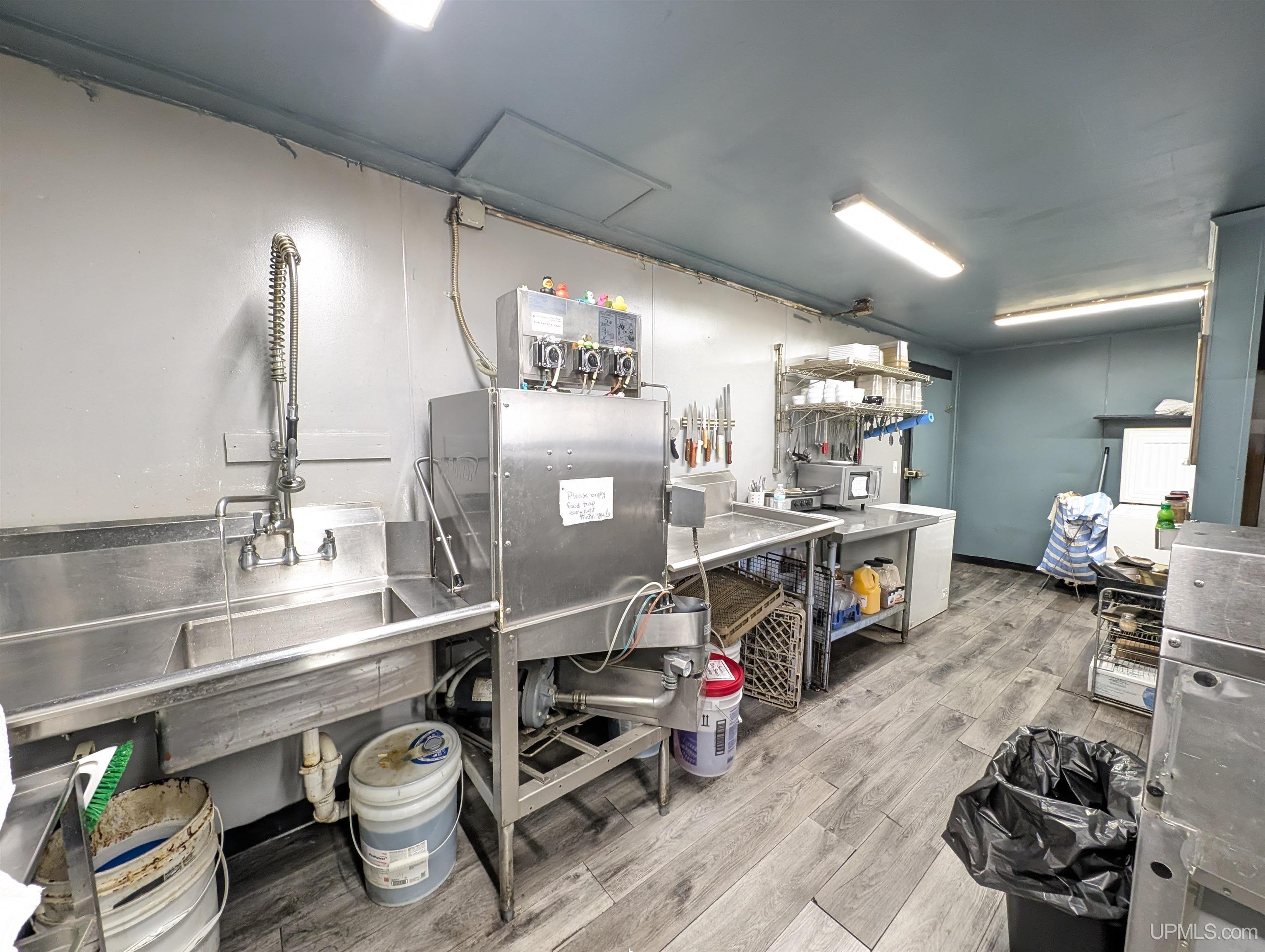 main property photo 29