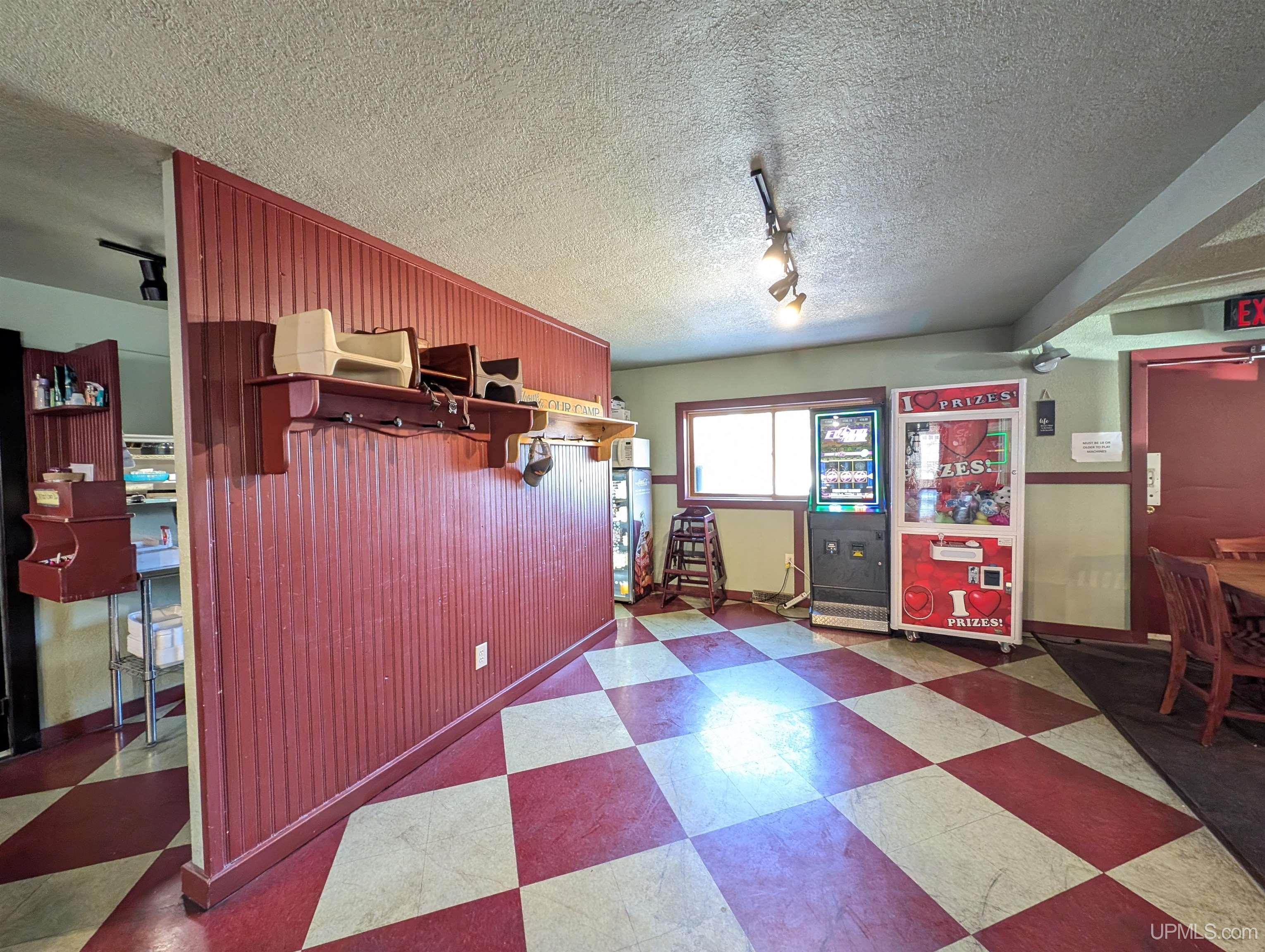 main property photo 9