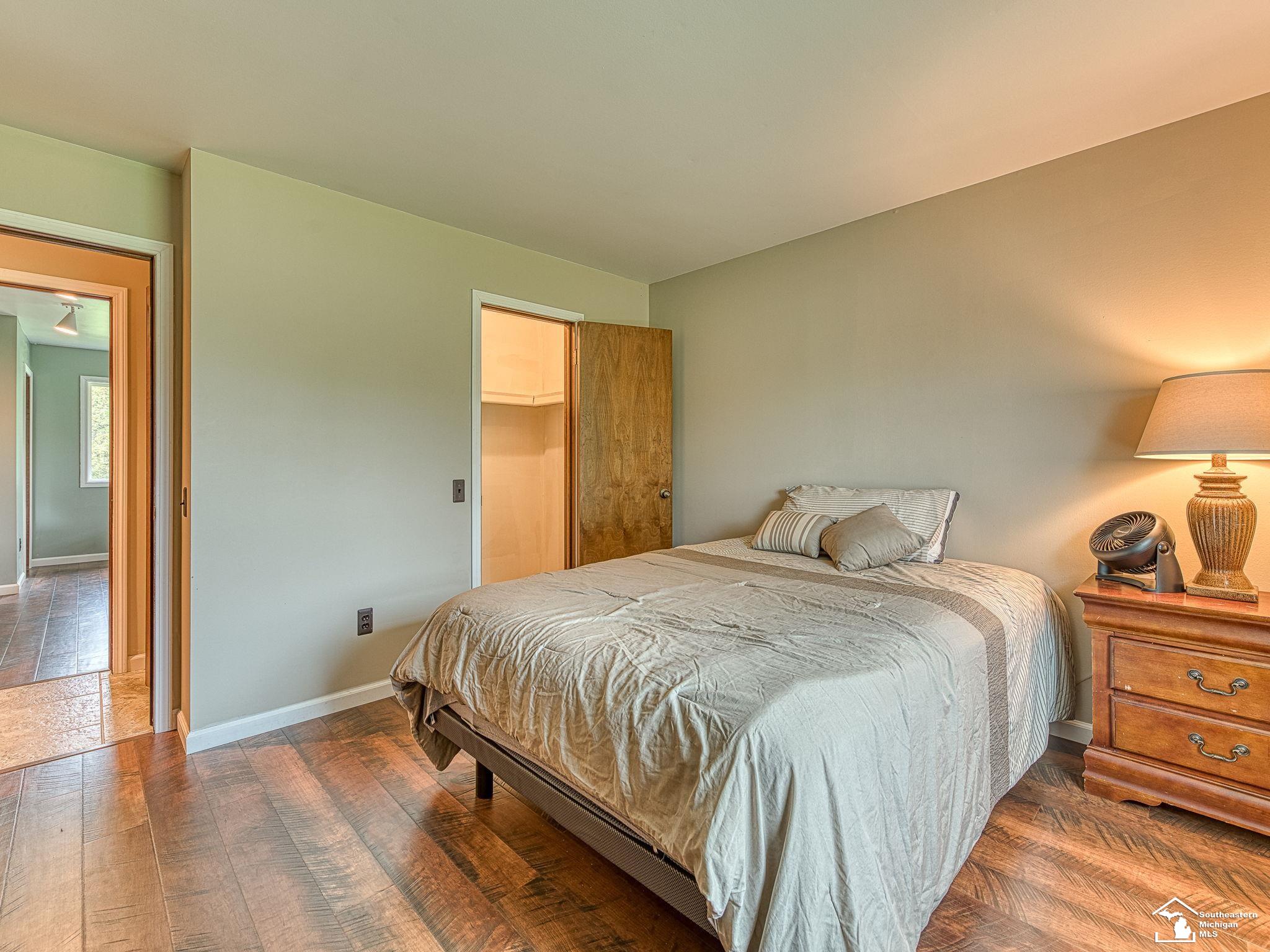 property viewer photo 17
