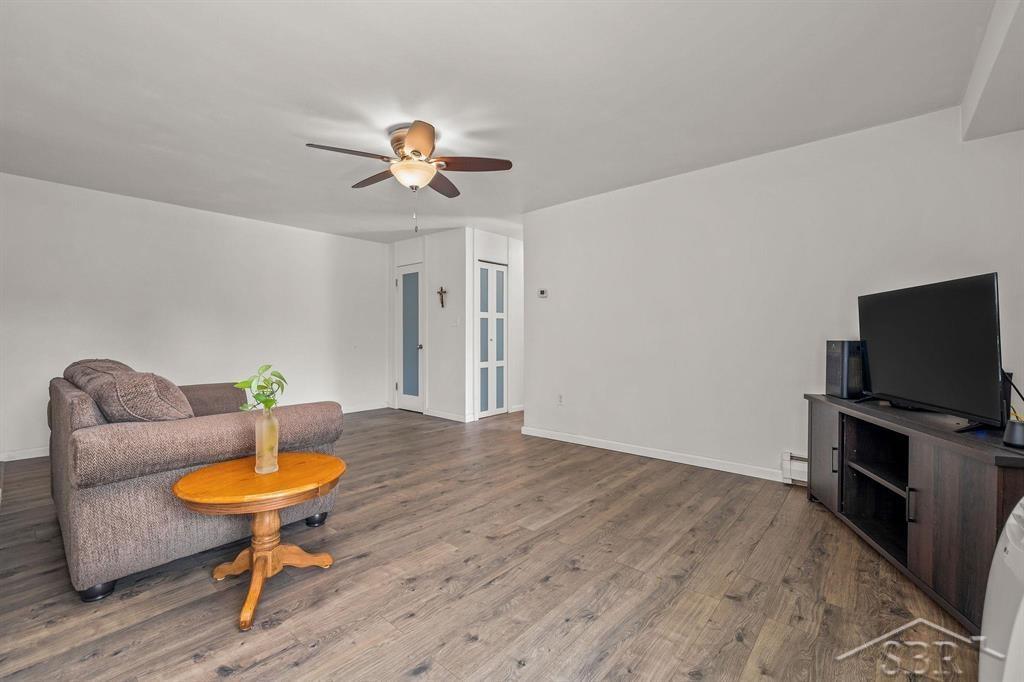 property viewer photo 4