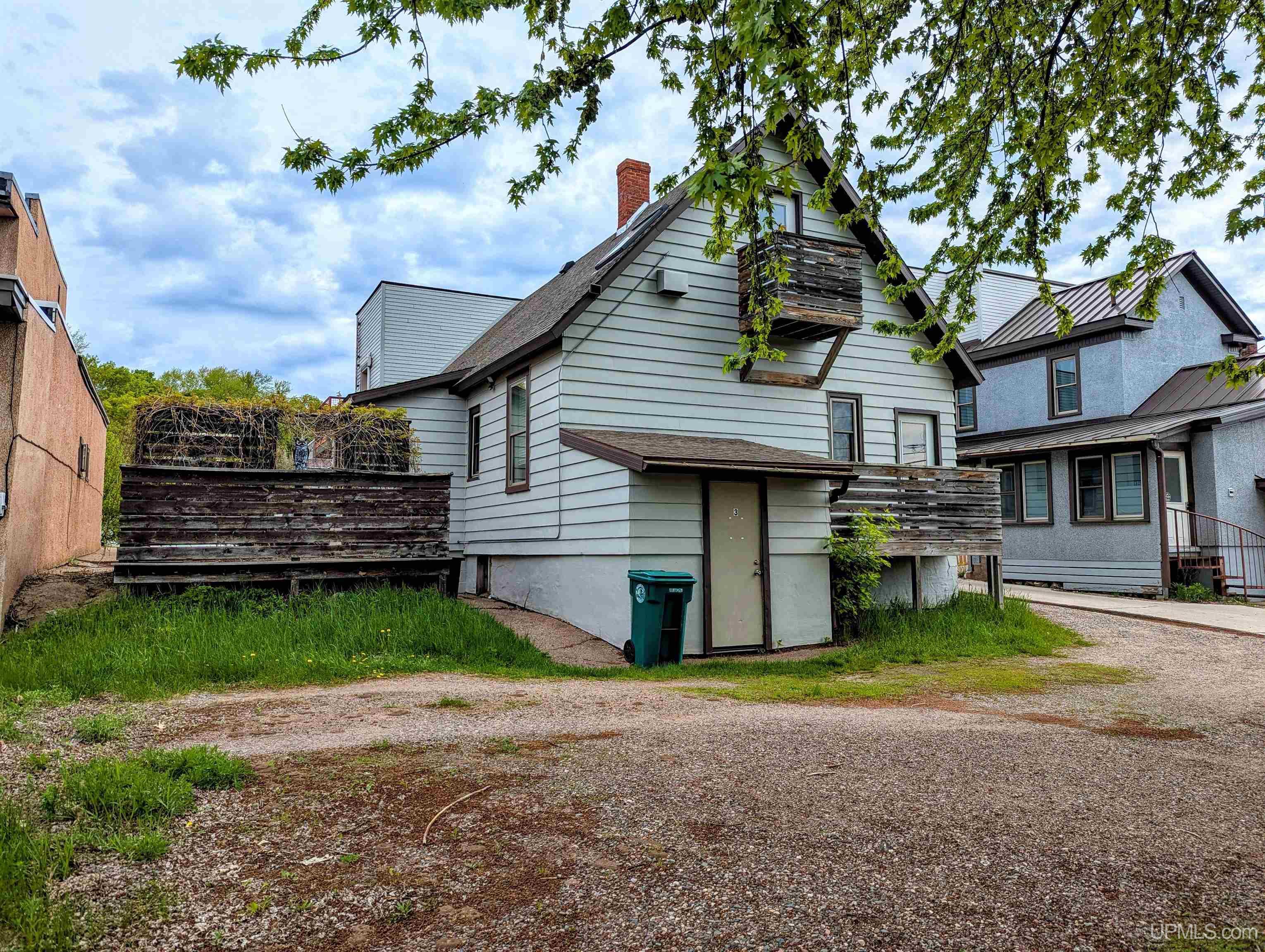 main property photo 37