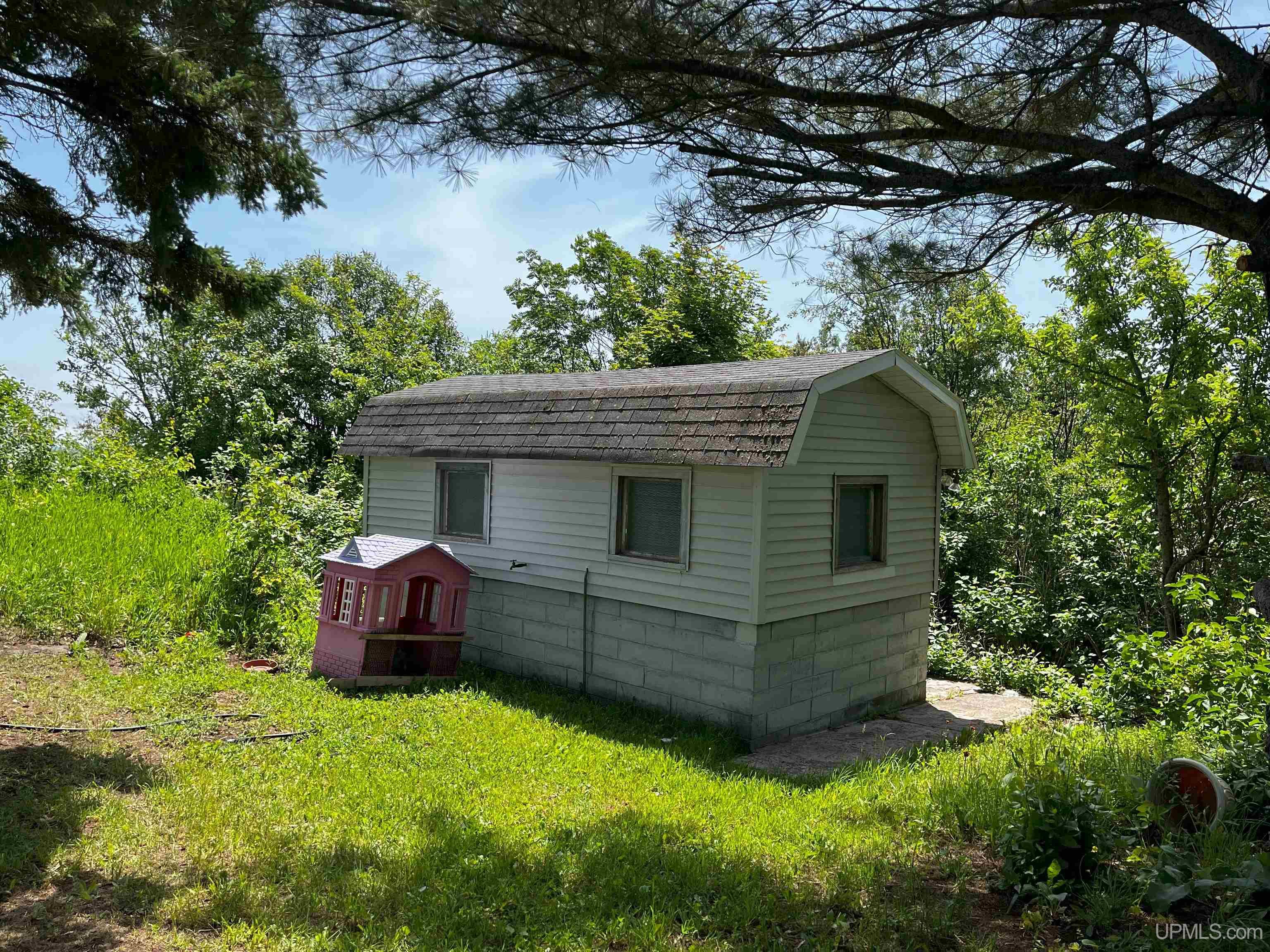 main property photo 34