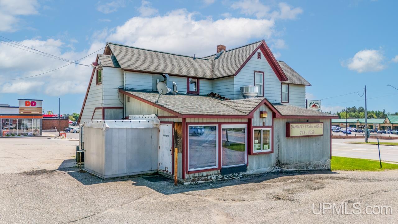 main property photo 10