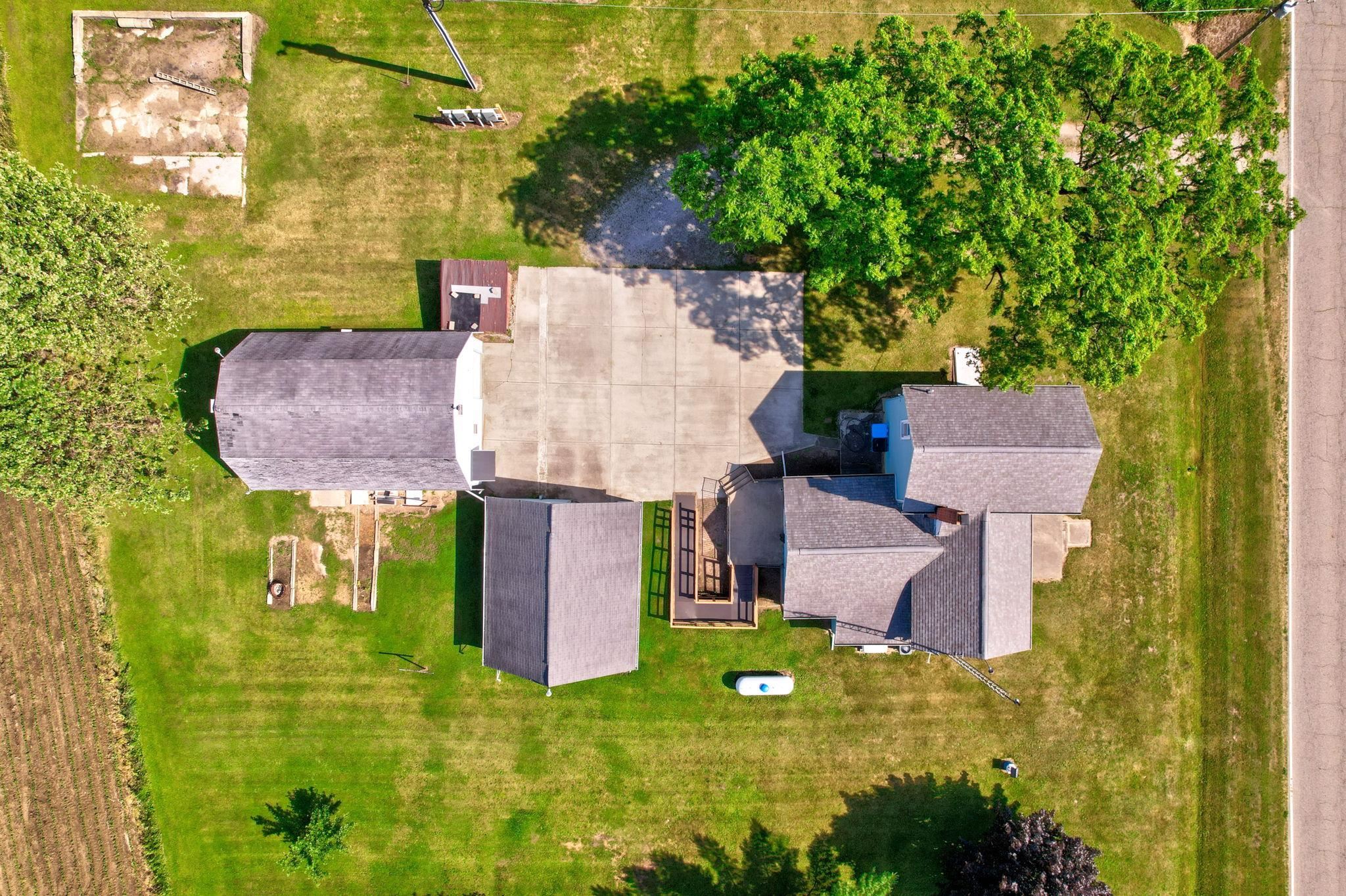 main property photo 51