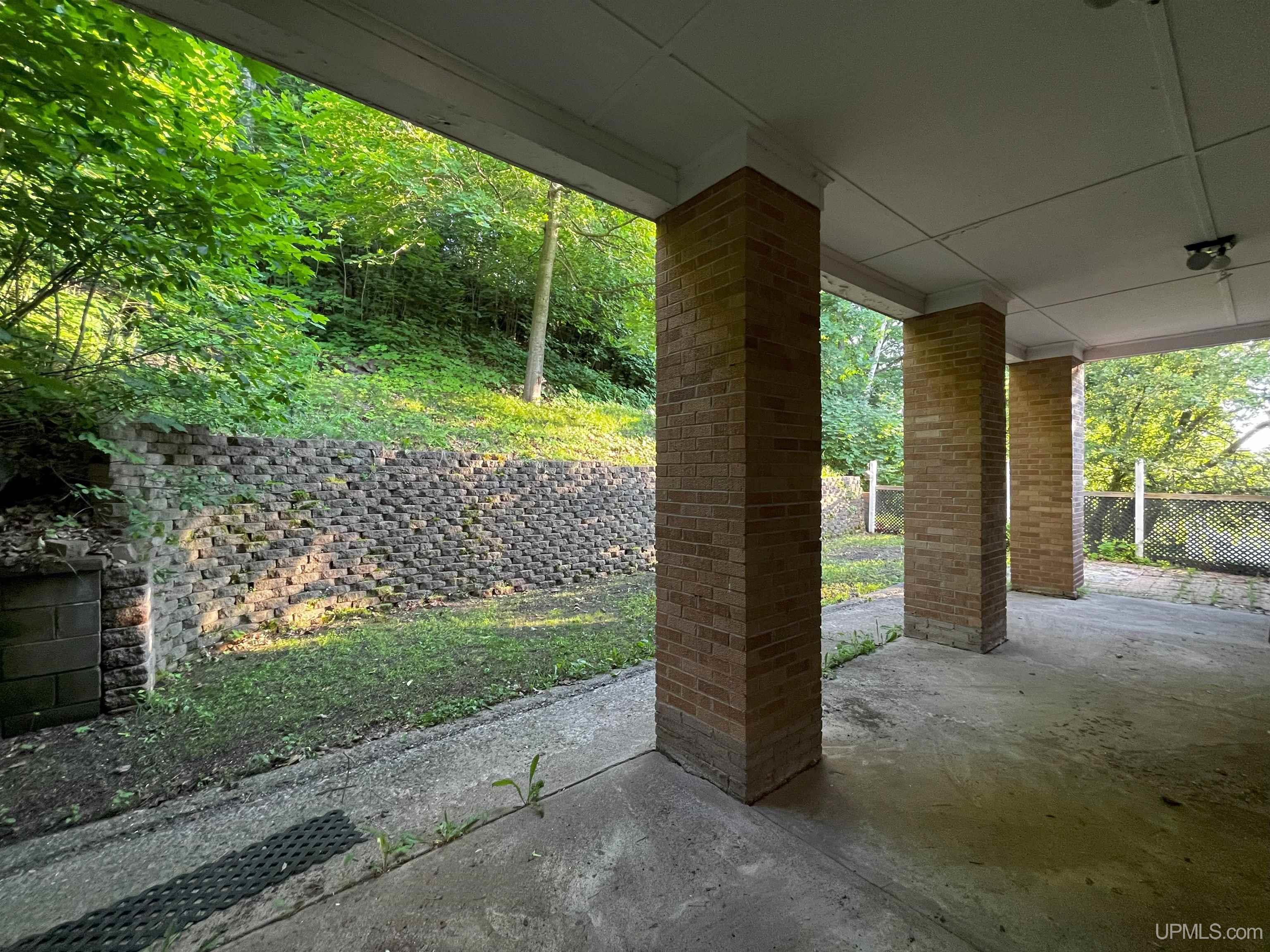 property viewer photo 3
