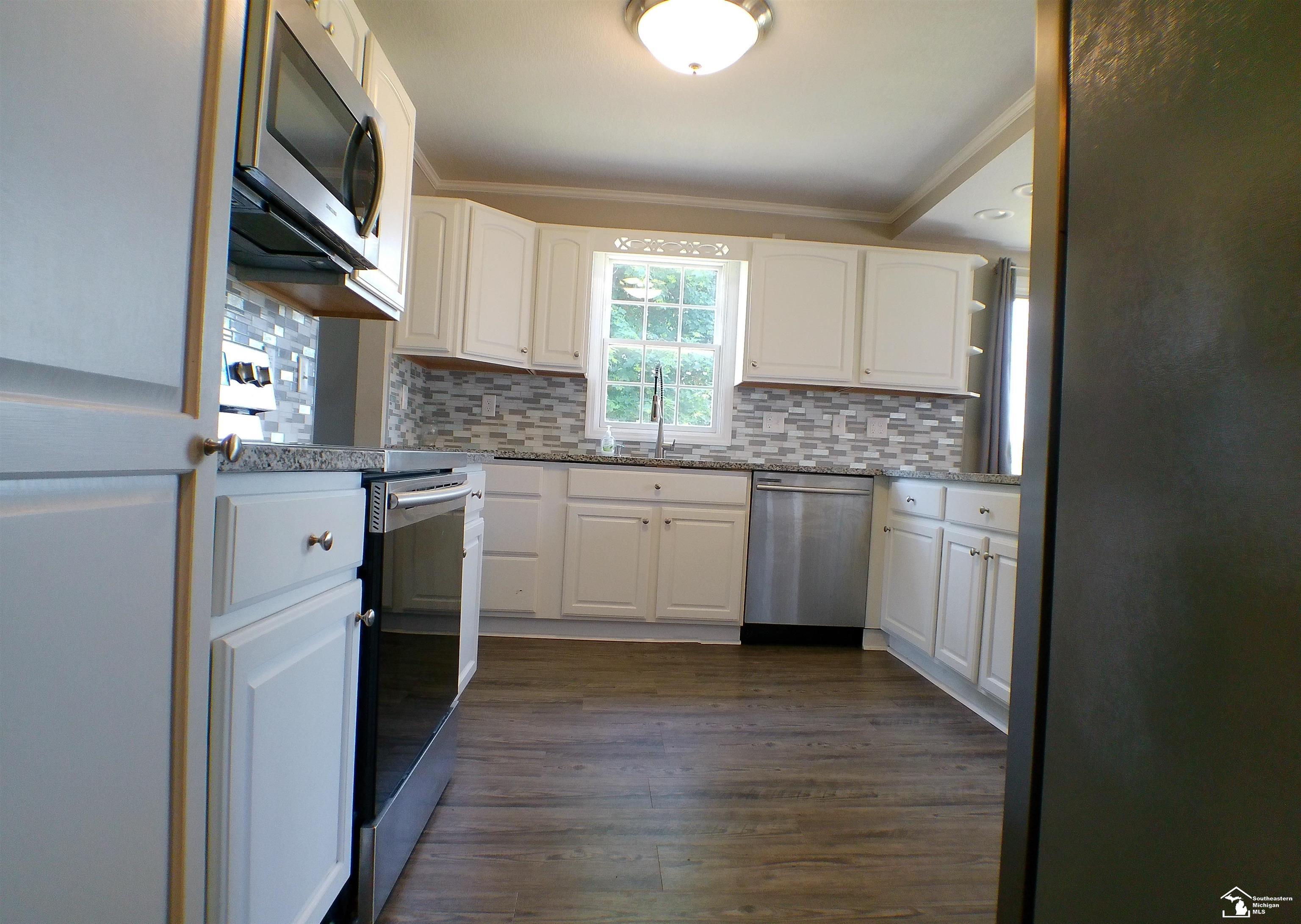 property viewer photo 6