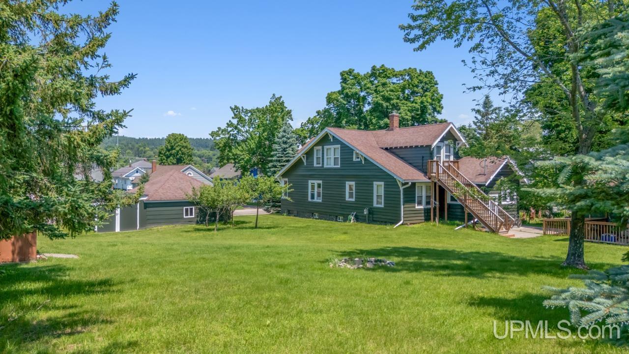 main property photo 18