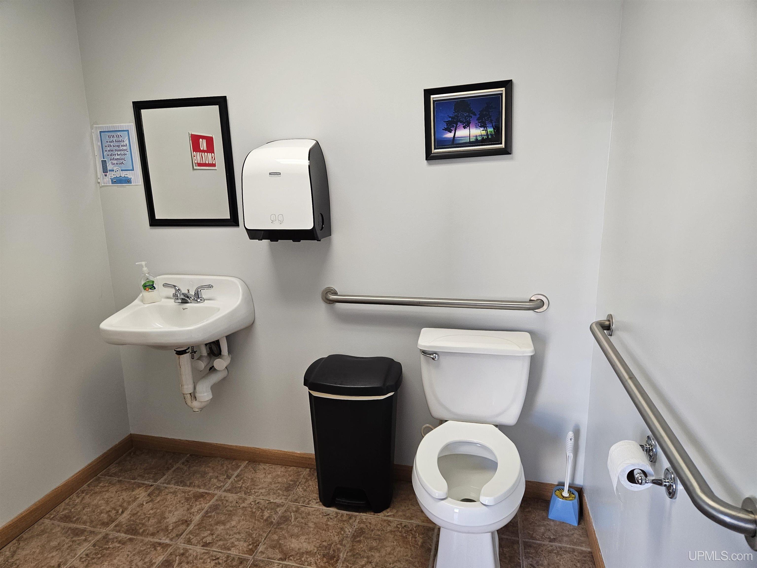 main property photo 5