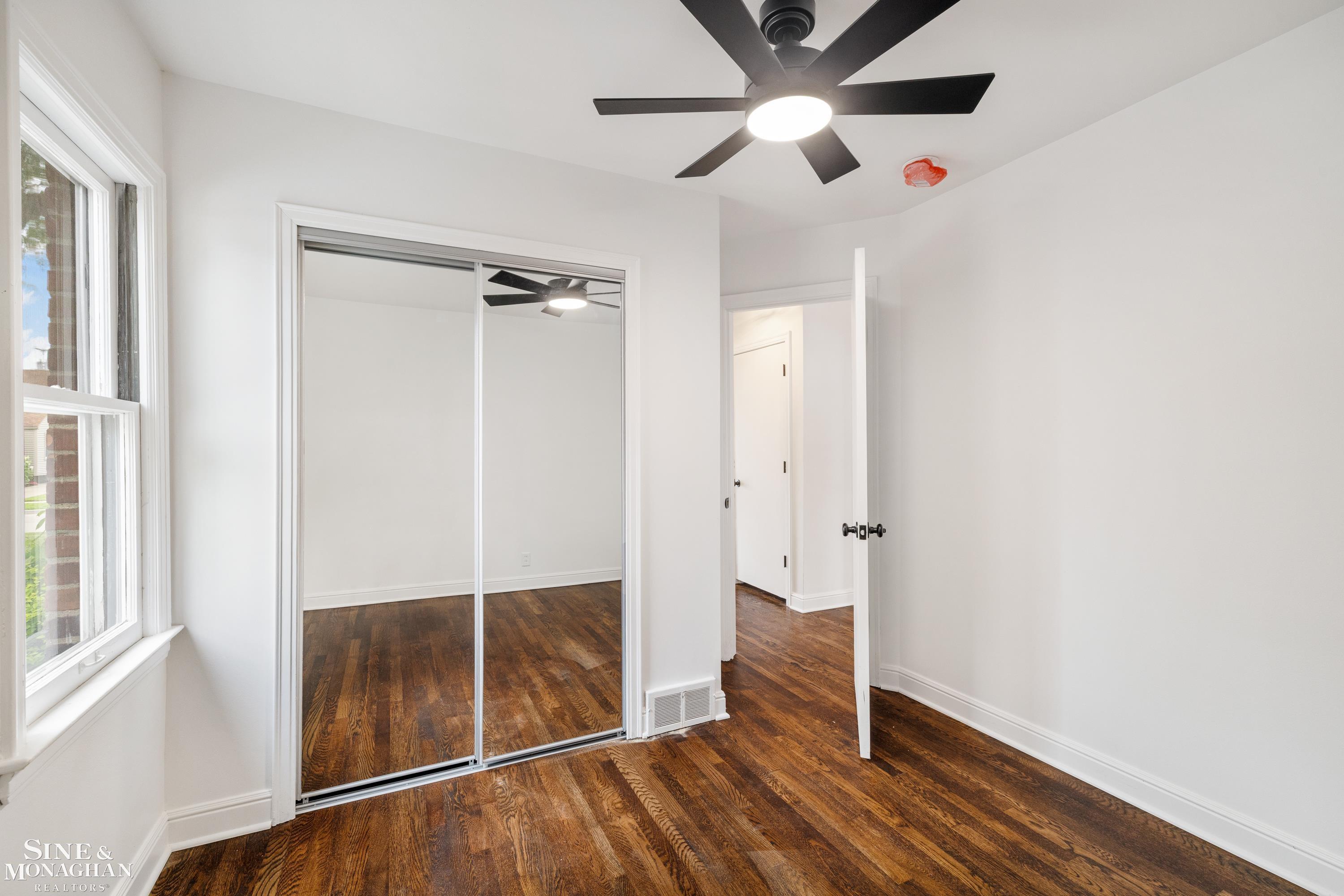 property viewer photo 16