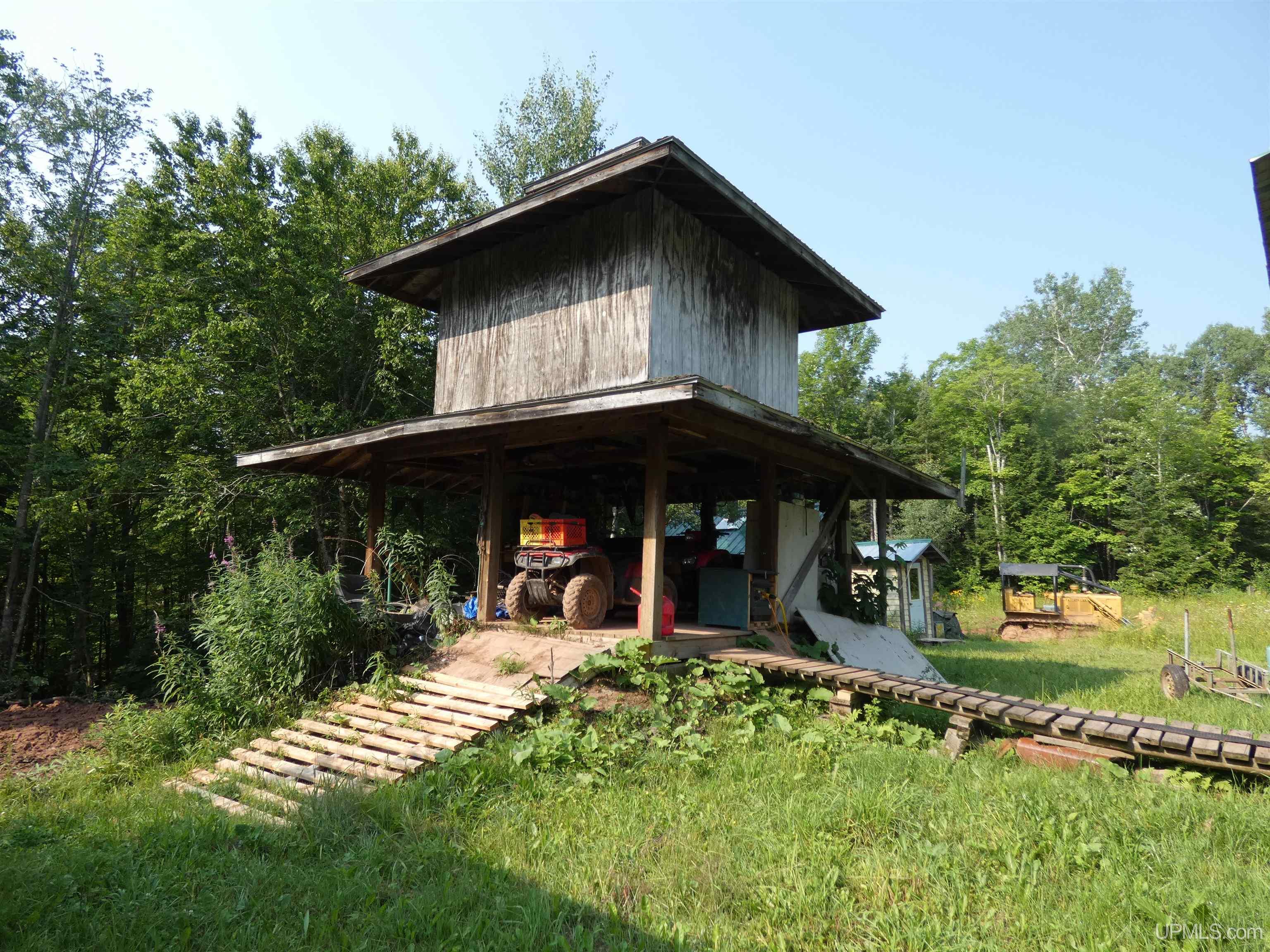 main property photo 18