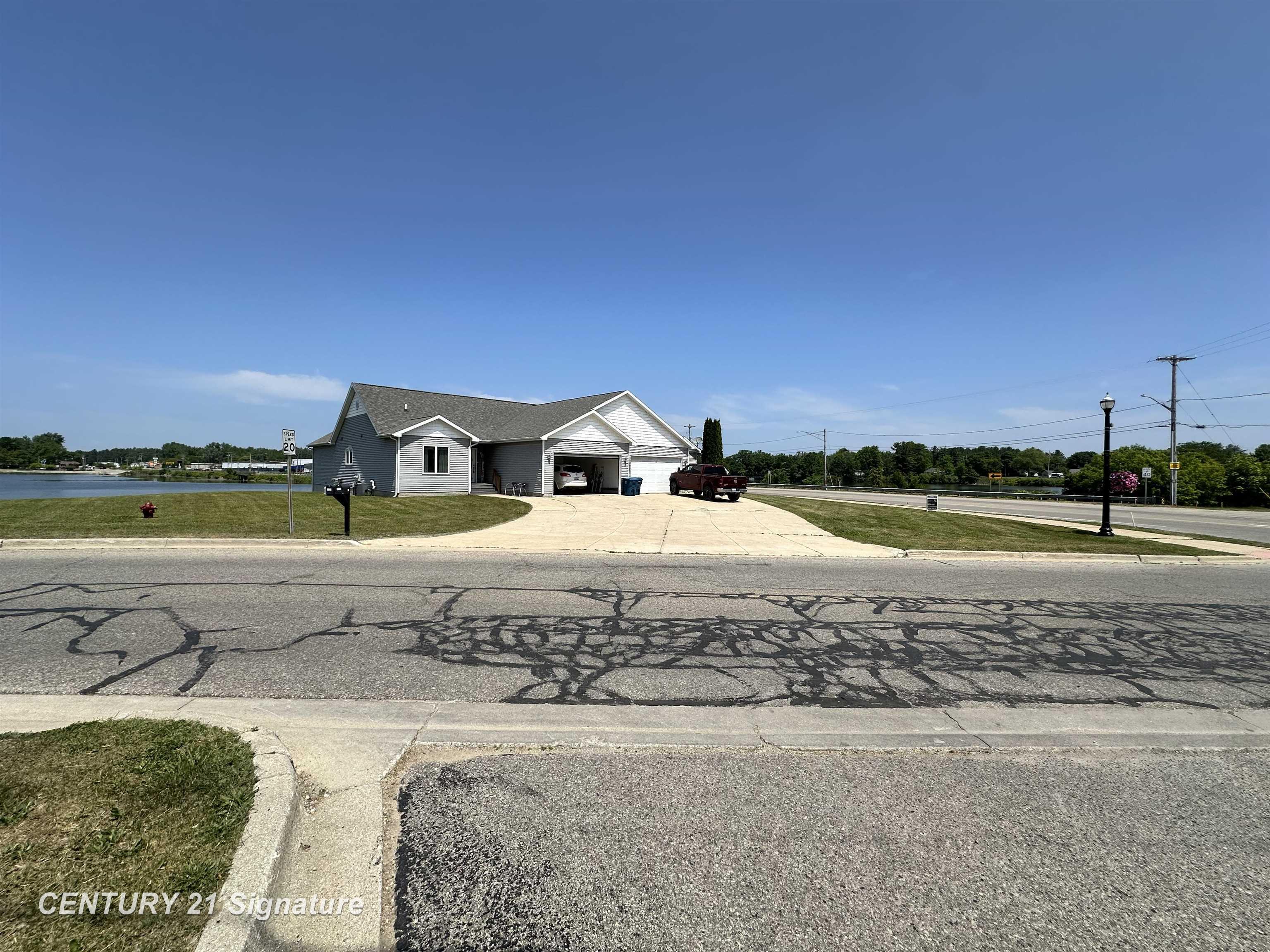 main property photo 25